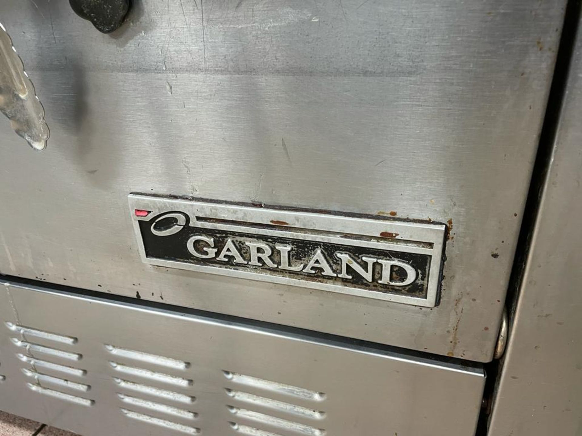 1 x GARLAND Commercial Gas Oven With Double Griddle Hob - Ref: CAM627 - CL612 - Location: London - Image 4 of 7