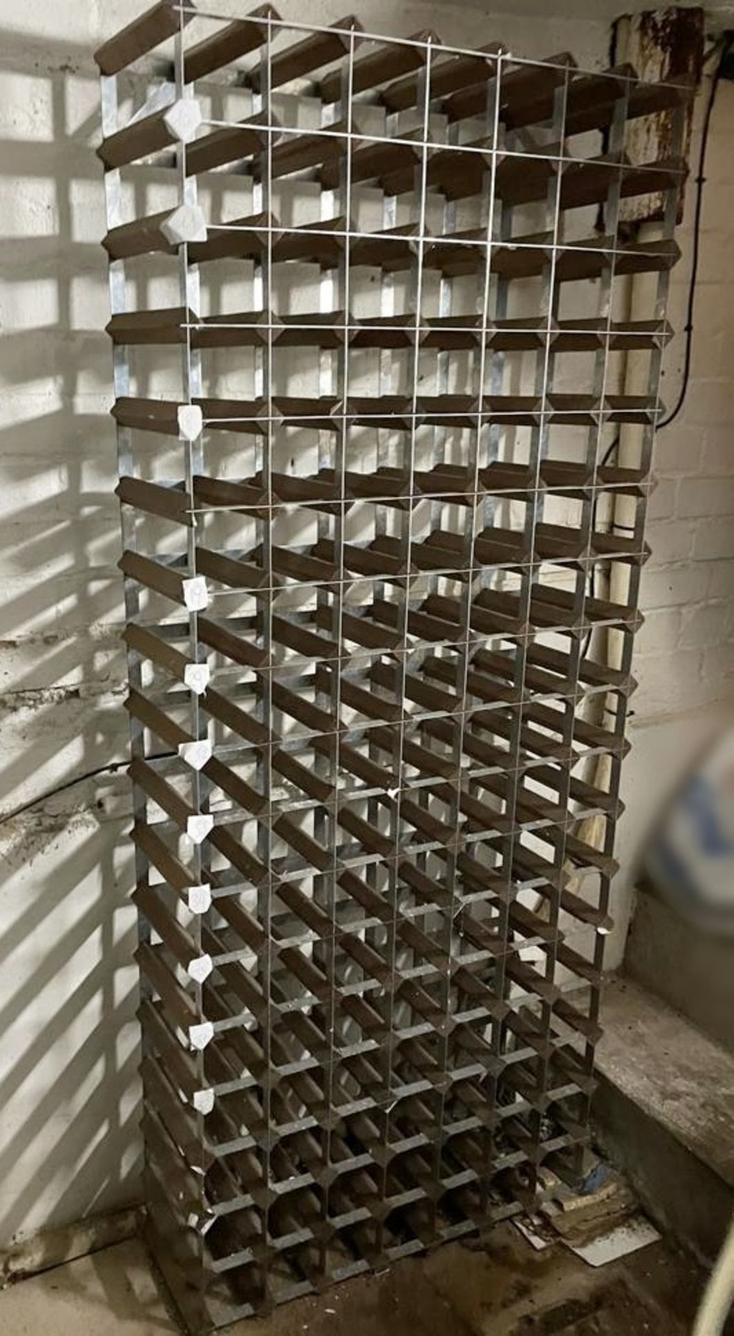 1 x Restaurant Wine Rack - 119 Bottle Capacity - Ref: WCH126 - CL612 - Location: London SW1P - Image 4 of 5