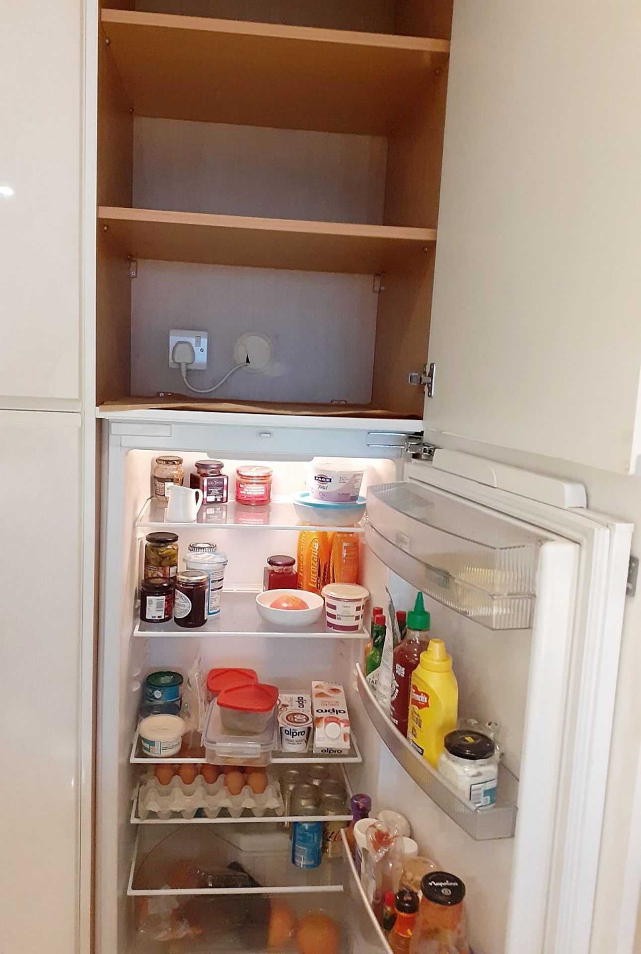 1 x Bespoke Gloss White Fitted Kitchen With NEFF Appliances & Granite Topped Breakfast Area - NO VAT - Image 69 of 87