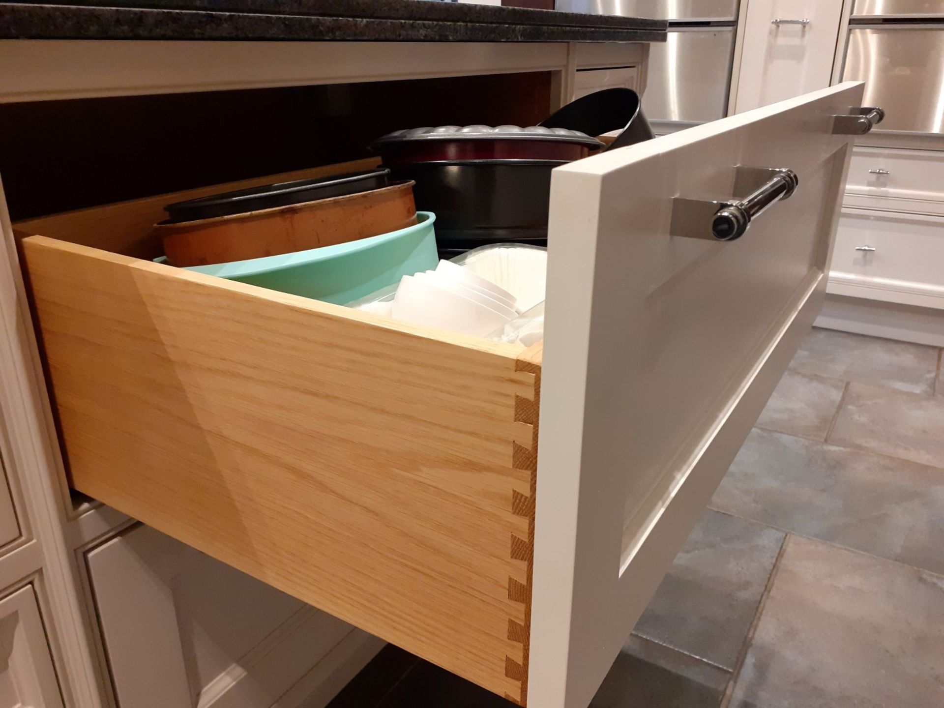 1 x Bespoke Solid Wood Painted Kitchen Beautifully Appointed With Granite Worktops, Central Island - Image 43 of 75