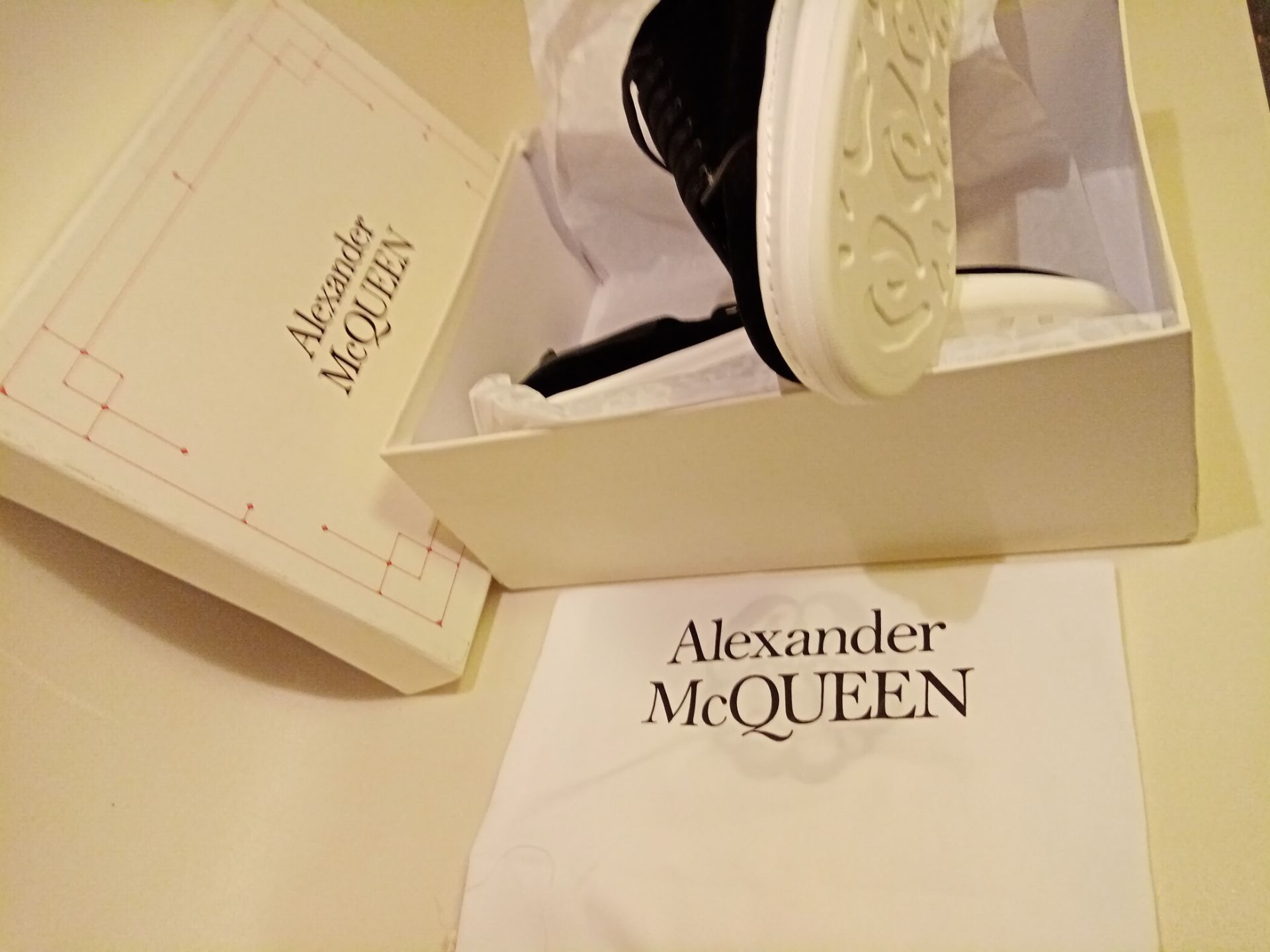 ALEXANDER MCQUEEN Designer Trainers - Size 9-9.5 - BRAND NEW - NO VAT ON THE HAMMER - CL607 - - Image 4 of 6
