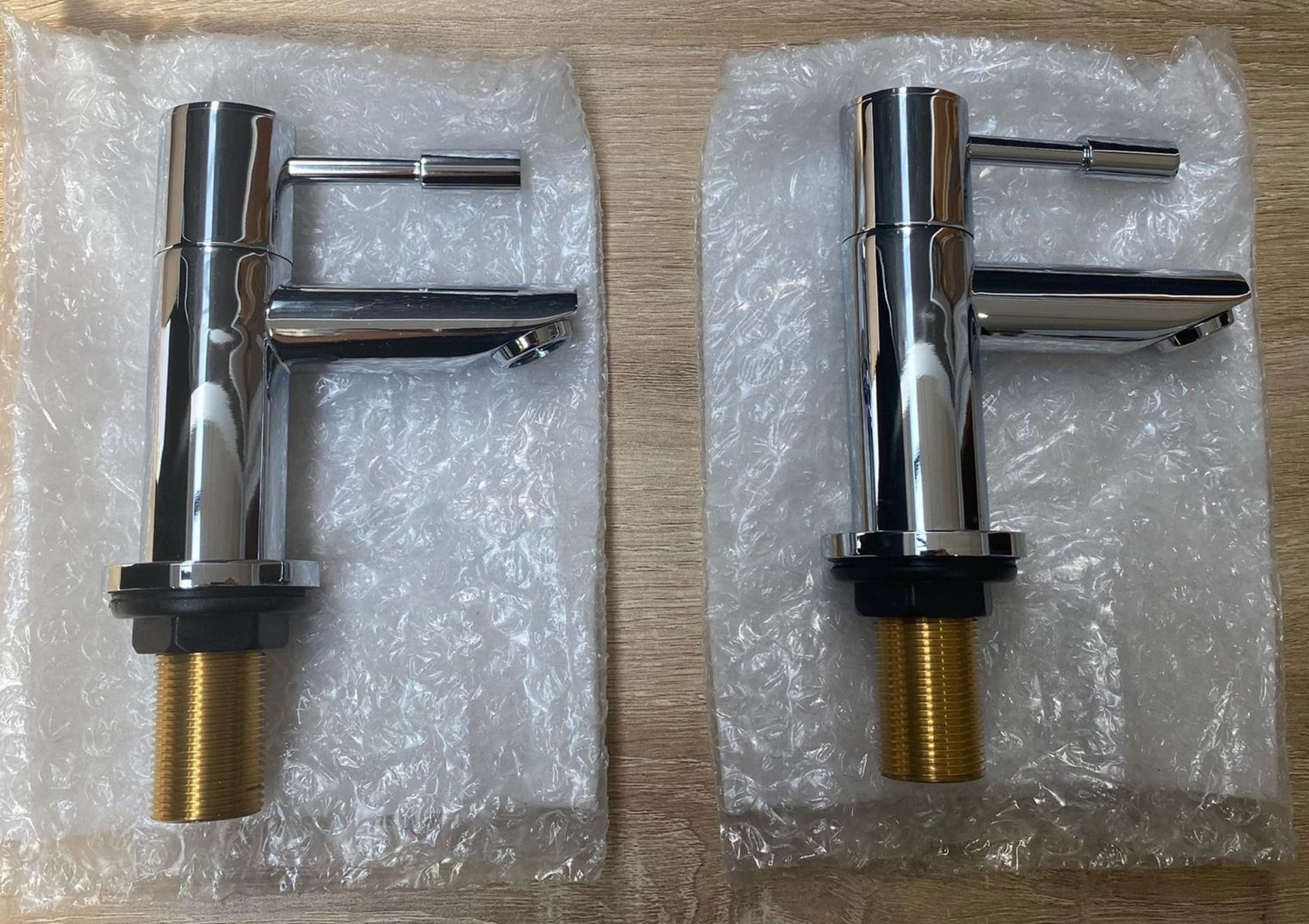 1 x Pair of Synergy Modern Bathroom Taps - Code: F01 - New and Boxed - Location: Altrincham WA14 - - Image 2 of 3