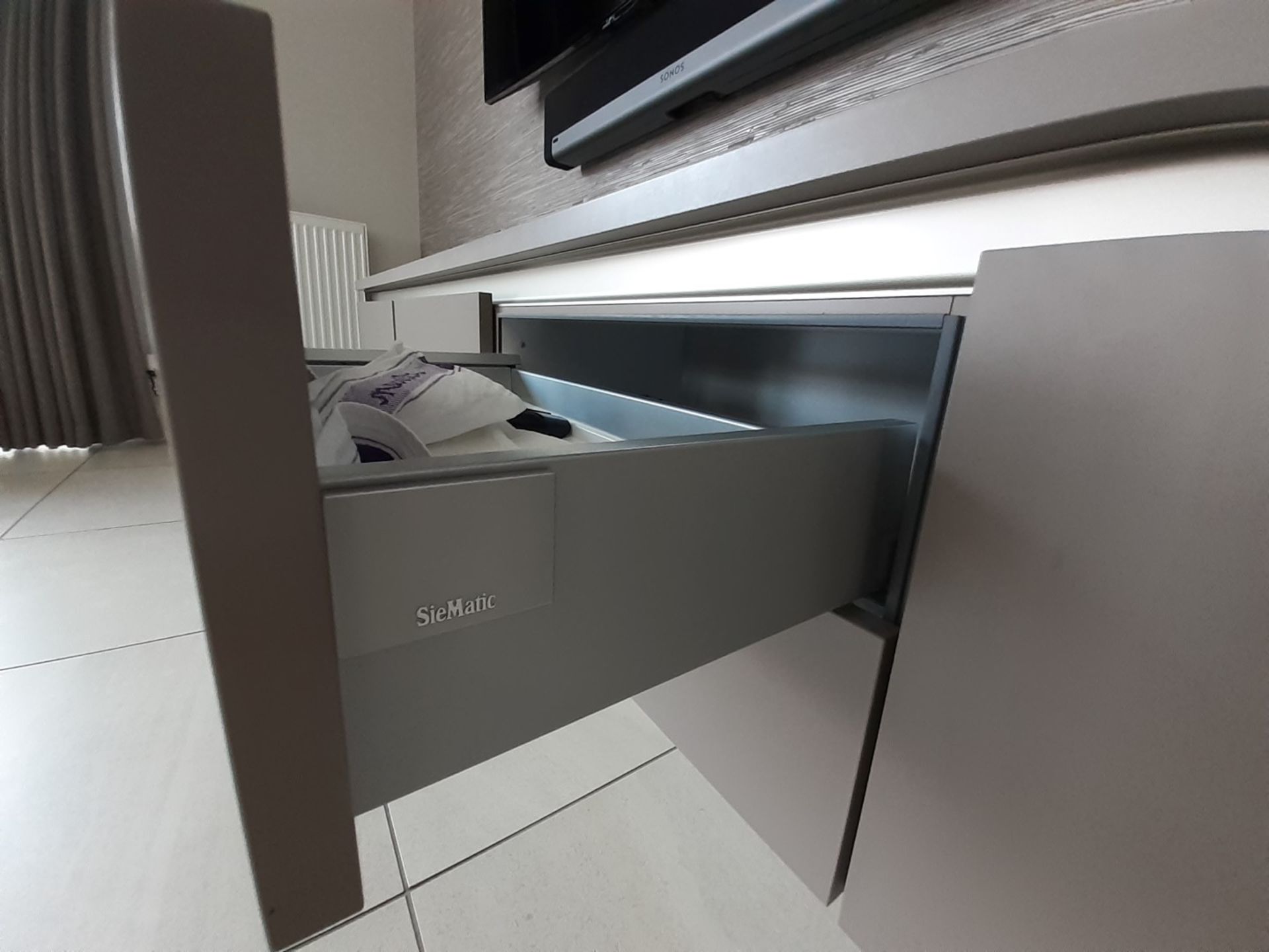 1 x SieMatic Handleless Fitted Kitchen With Intergrated NEFF Appliances, Corian Worktops And Island - Image 82 of 92