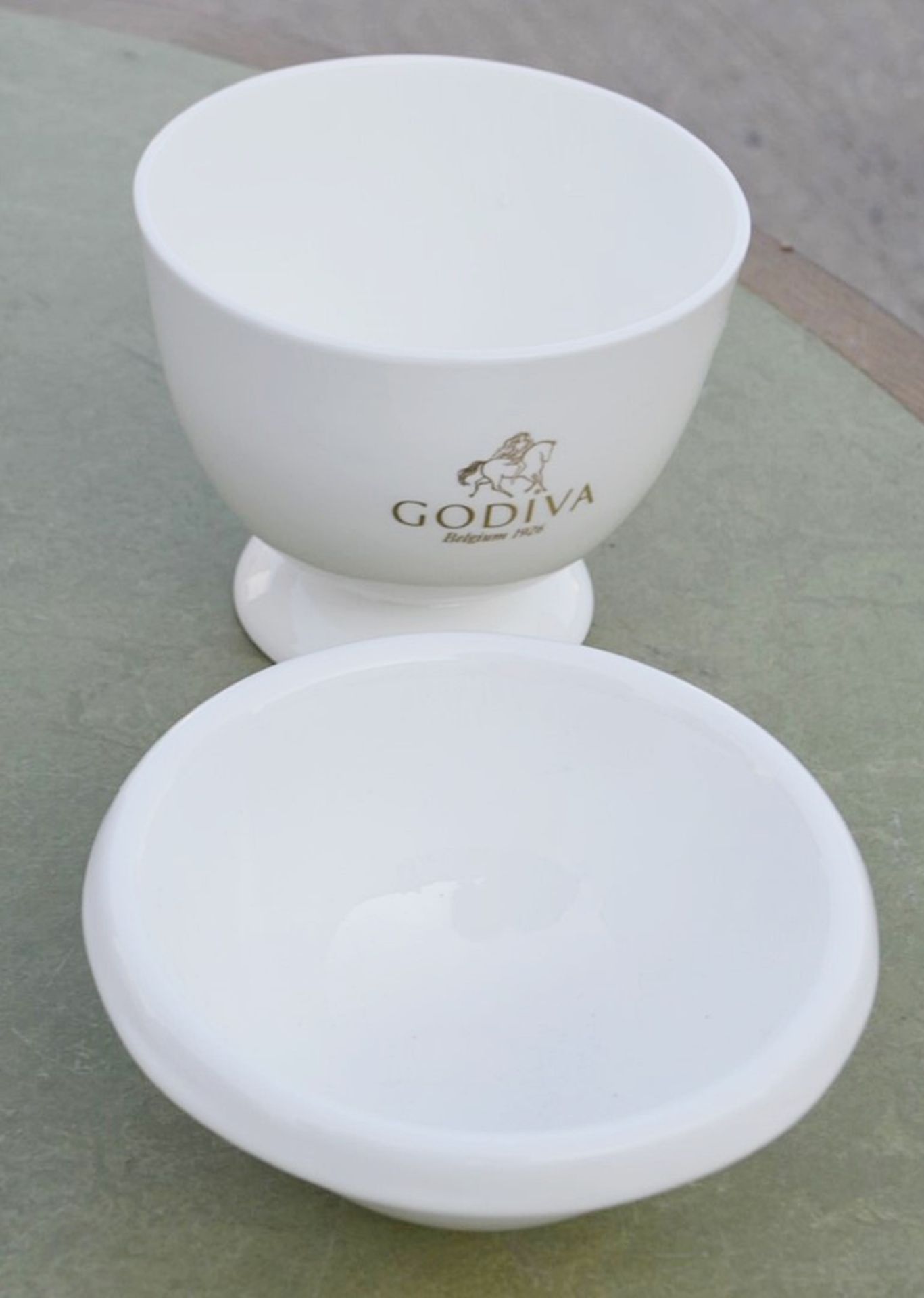 10 x GODIVA Branded Bone China Chocolate Fondu Sets - Recently Removed From An Iconic Tea Room - Image 5 of 5