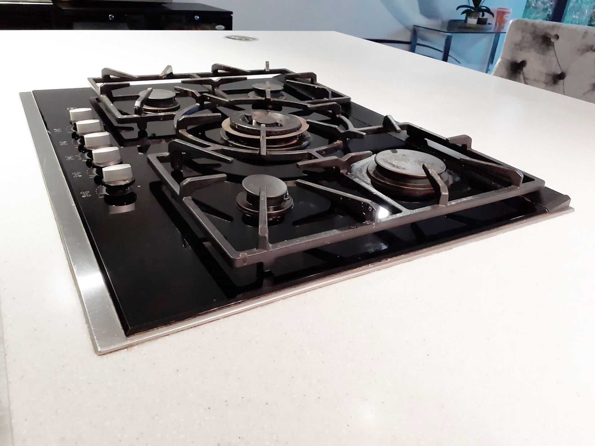 1 x Bespoke Gloss White Fitted Kitchen With NEFF Appliances & Granite Topped Breakfast Area - NO VAT - Image 17 of 87