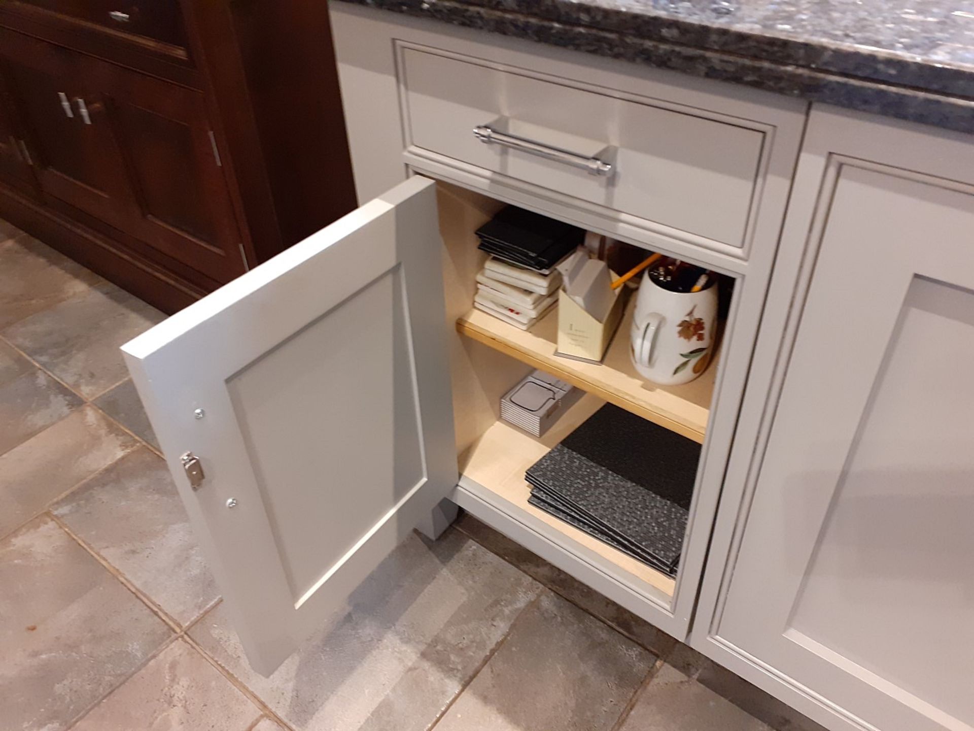 1 x Bespoke Solid Wood Painted Kitchen Beautifully Appointed With Granite Worktops, Central Island - Image 74 of 75