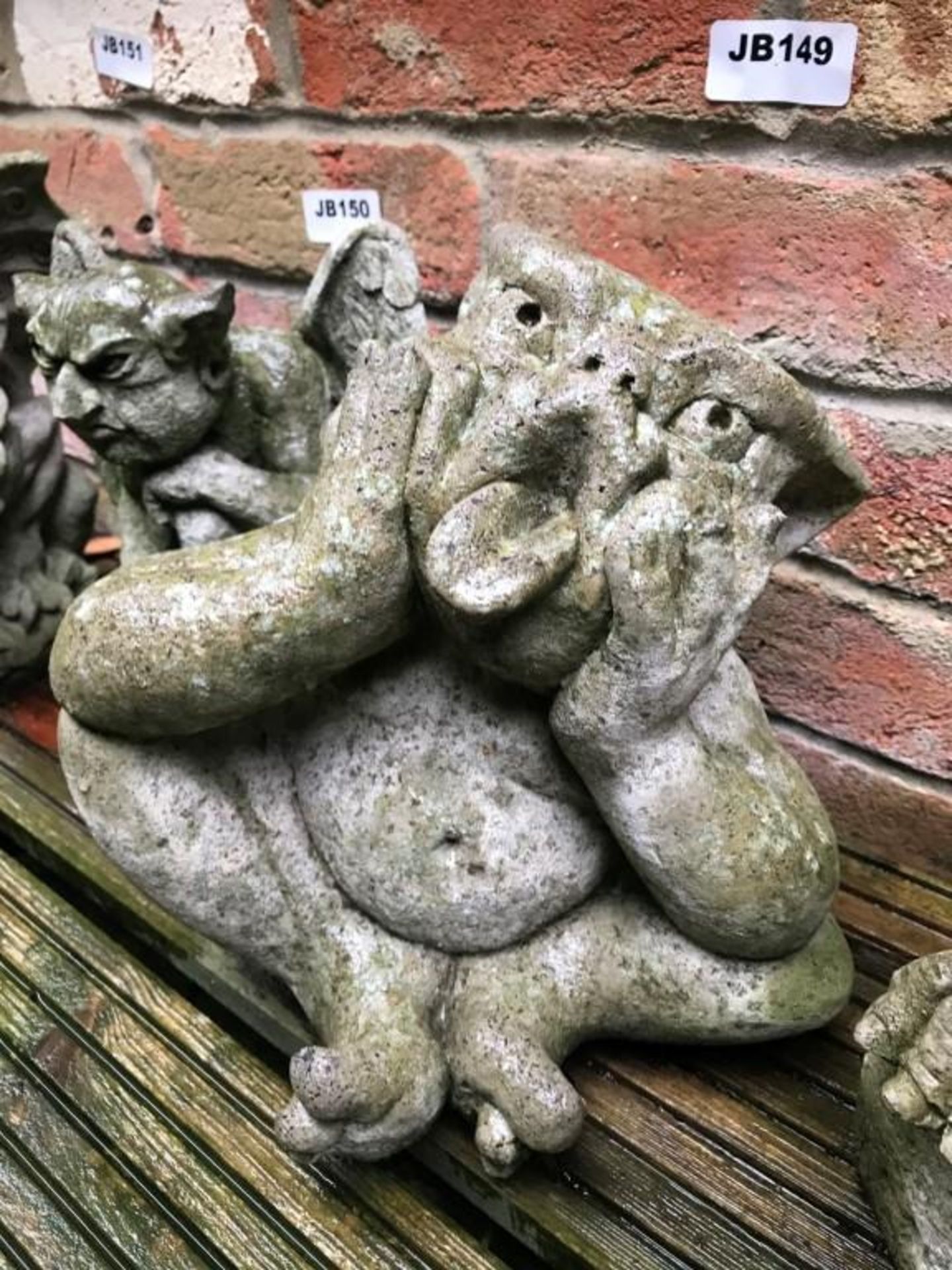 1 x Stone Gargoyle Character - Size Approx 20cm x 20cm - Ref: JB149 - Pre-Owned - NO VAT ON THE