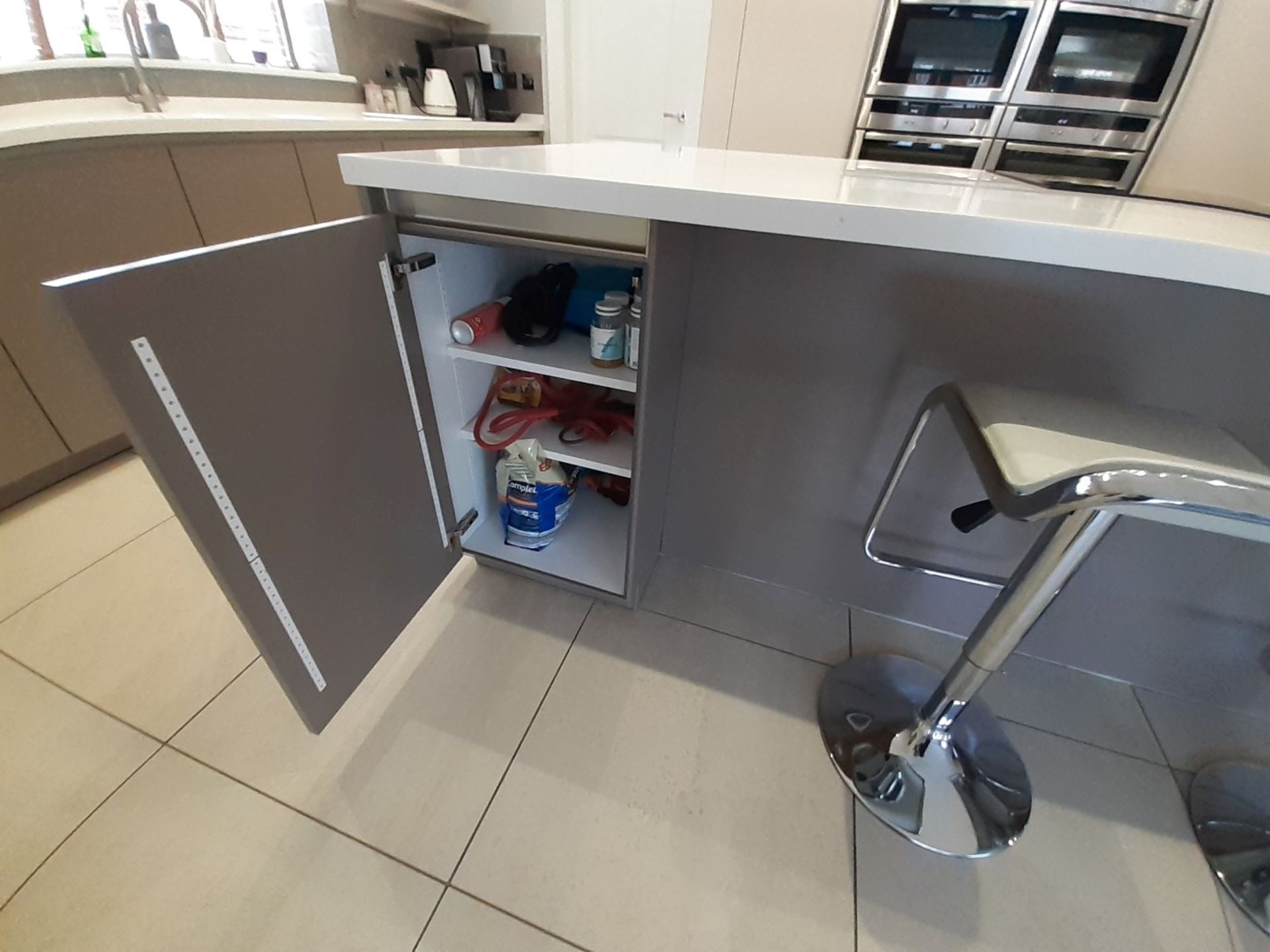 1 x SieMatic Handleless Fitted Kitchen With Intergrated NEFF Appliances, Corian Worktops And Island - Image 87 of 92