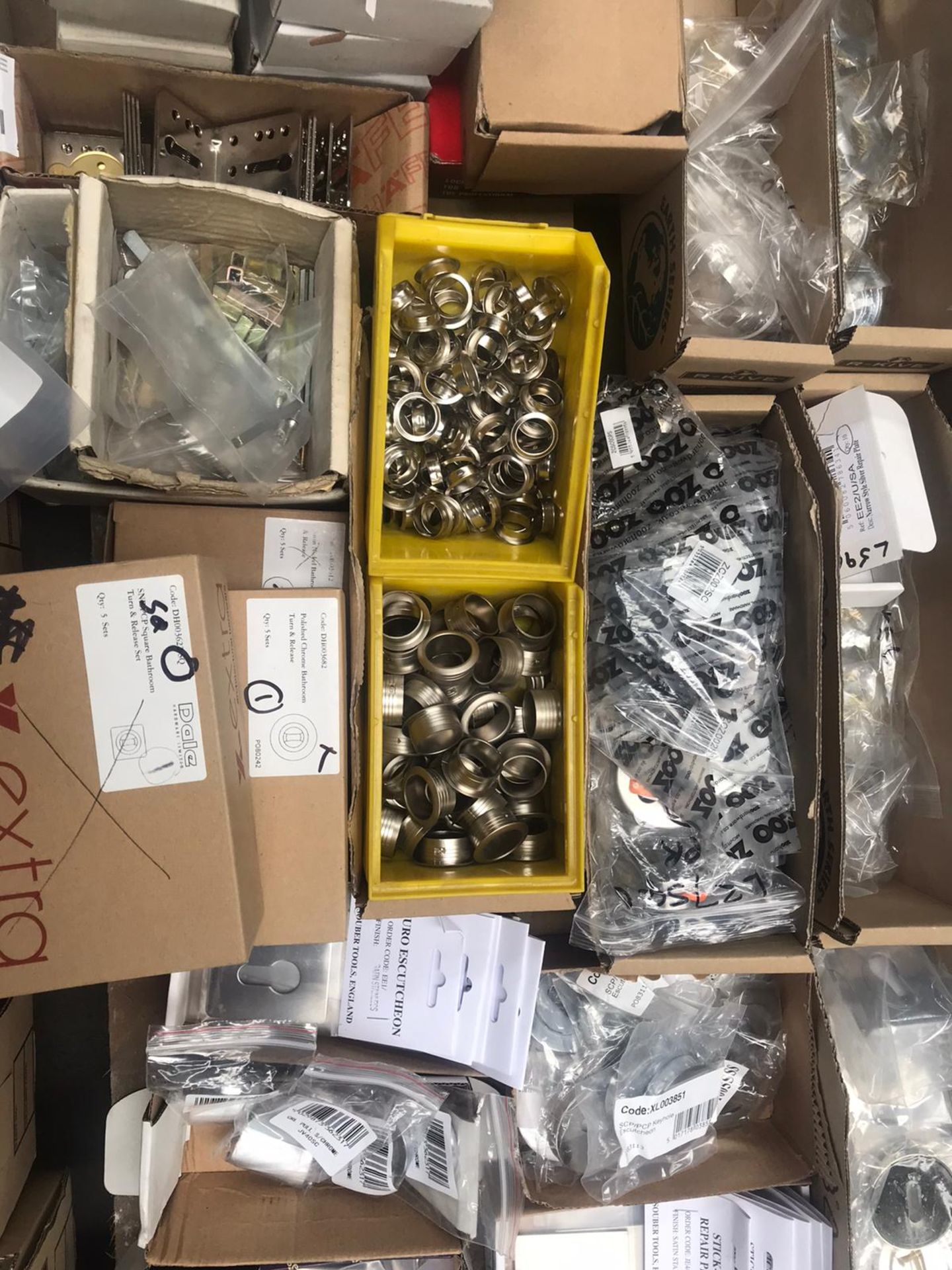 1 x Assorted Pallet Job Lot of Various Door Locks Accessories - Brand New Stock - Includes - Image 9 of 16