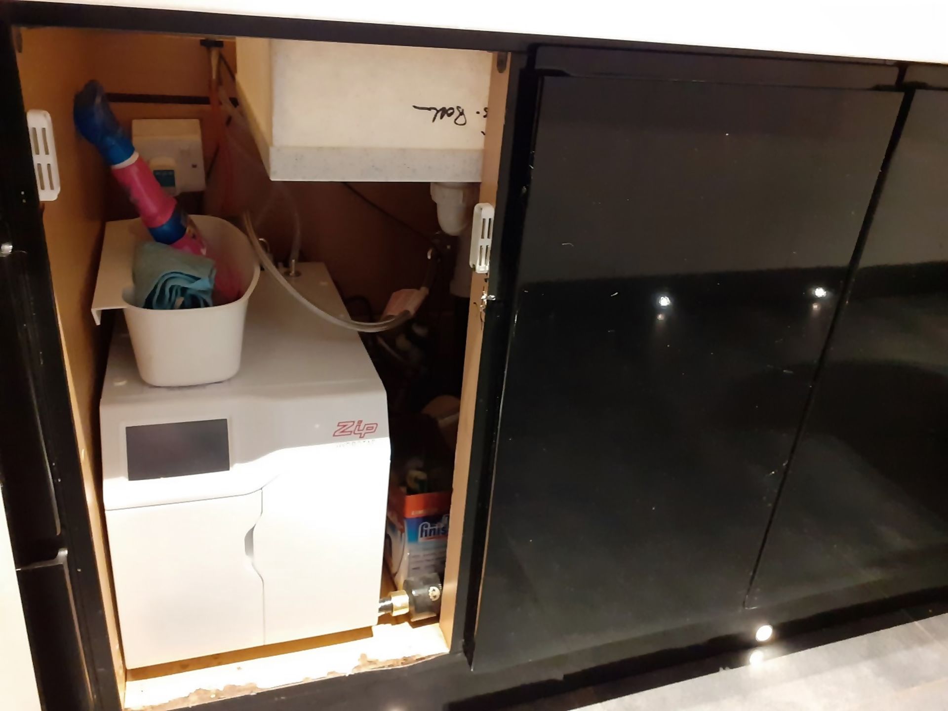 1 x Bespoke Gloss White Fitted Kitchen With NEFF Appliances & Granite Topped Breakfast Area - NO VAT - Image 37 of 87