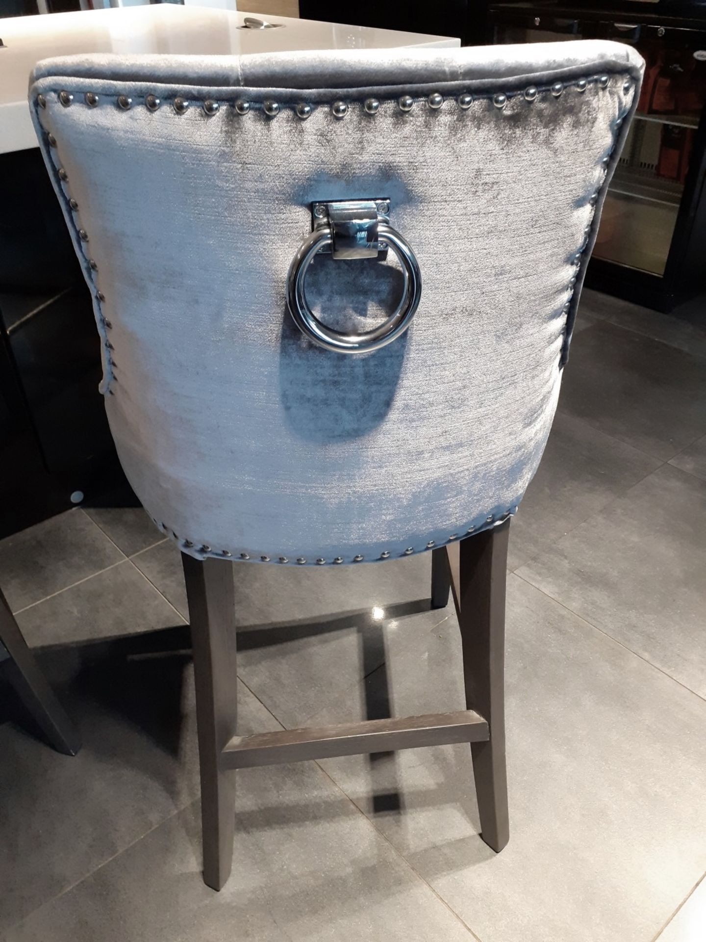 4 x Button Back Barstools Upholstered In A Rich Silver Grey Velvet Fabric - NO VAT ON THE HAMMER - Image 8 of 10