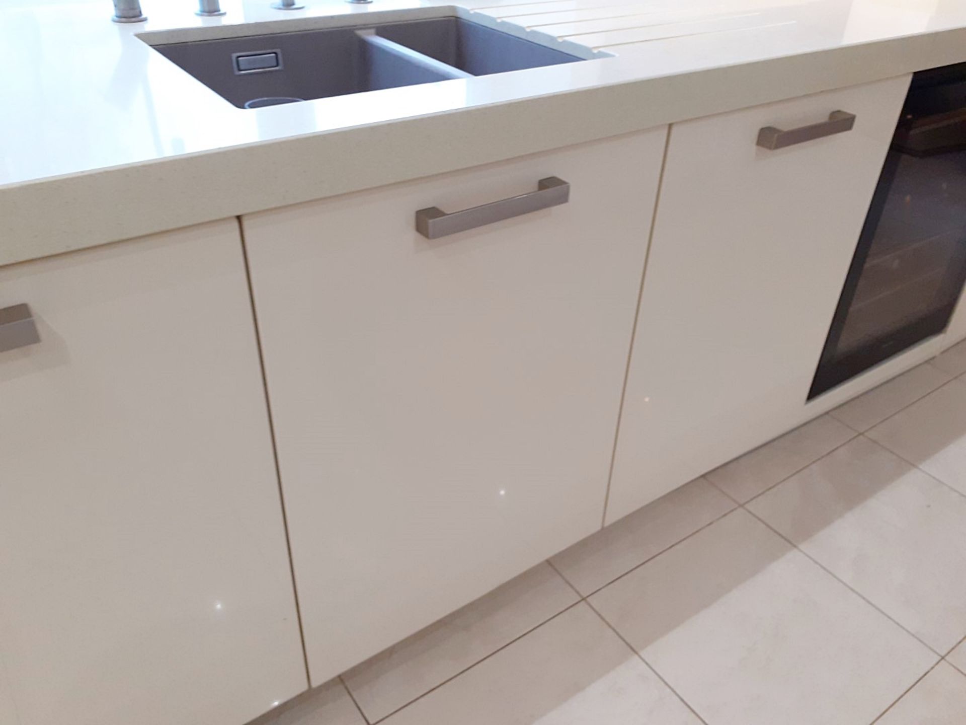 1 x ALNO Fitted Kitchen With Integrated Miele Appliances, Silestone Worktops & Breakfast Island - Image 43 of 77