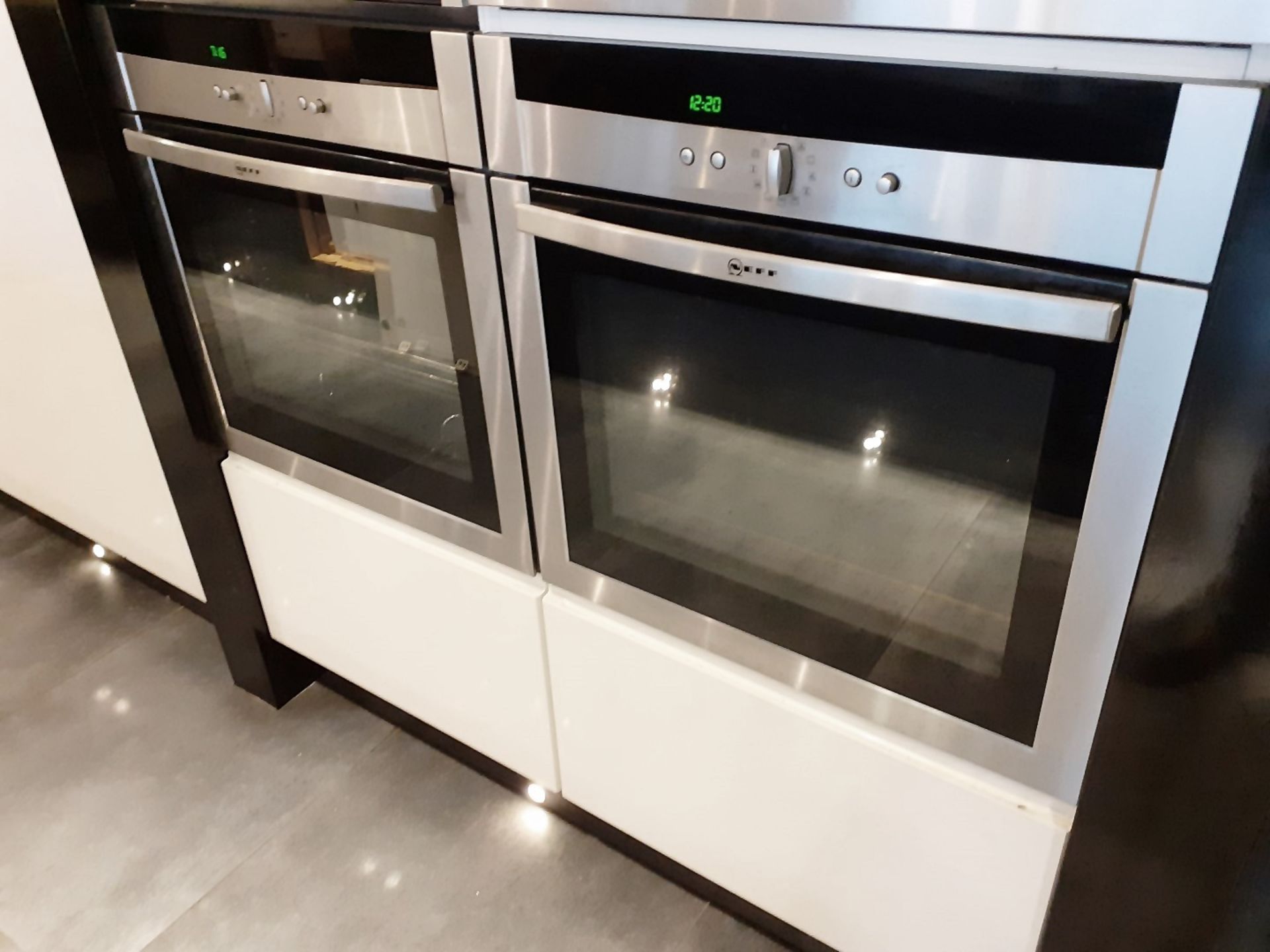 1 x Bespoke Gloss White Fitted Kitchen With NEFF Appliances & Granite Topped Breakfast Area - NO VAT - Image 50 of 87