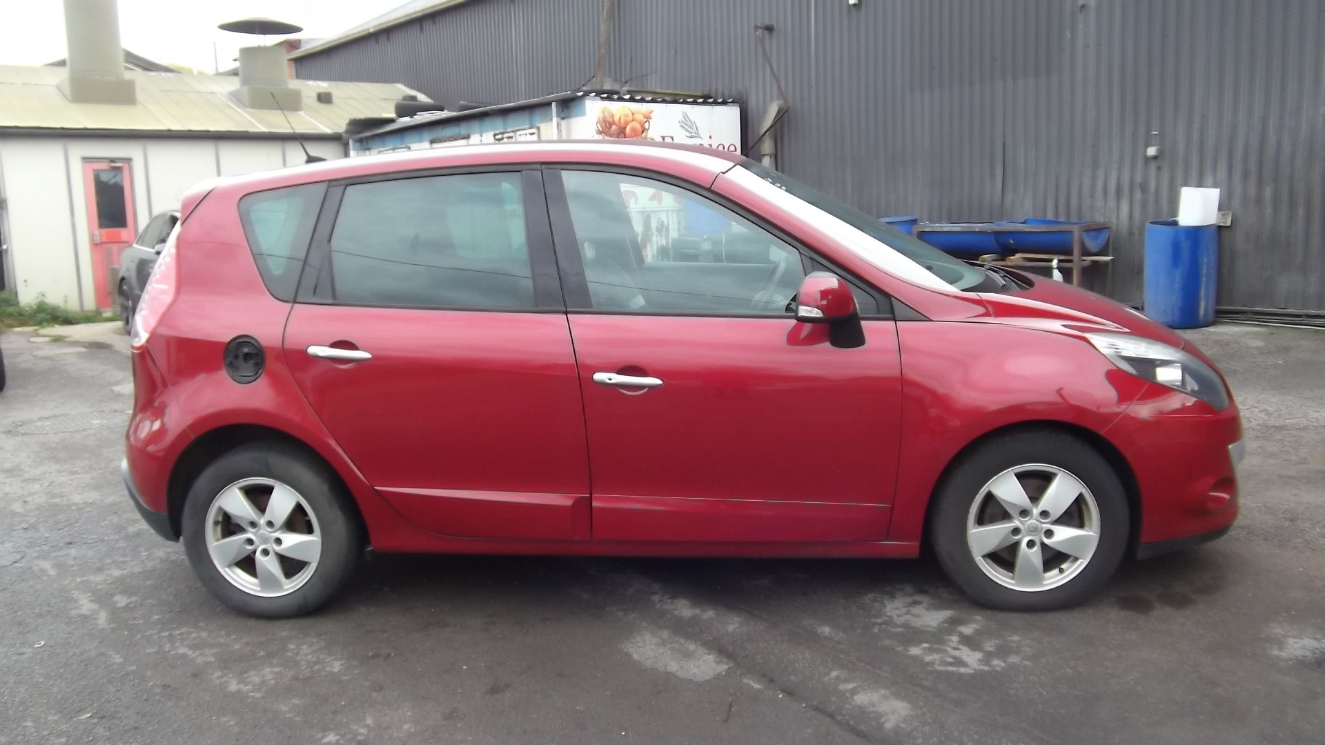 2011 Renault Scenic 1.5 DCI Dynamique Tom Tom 5 Door MPV - Image 8 of 17