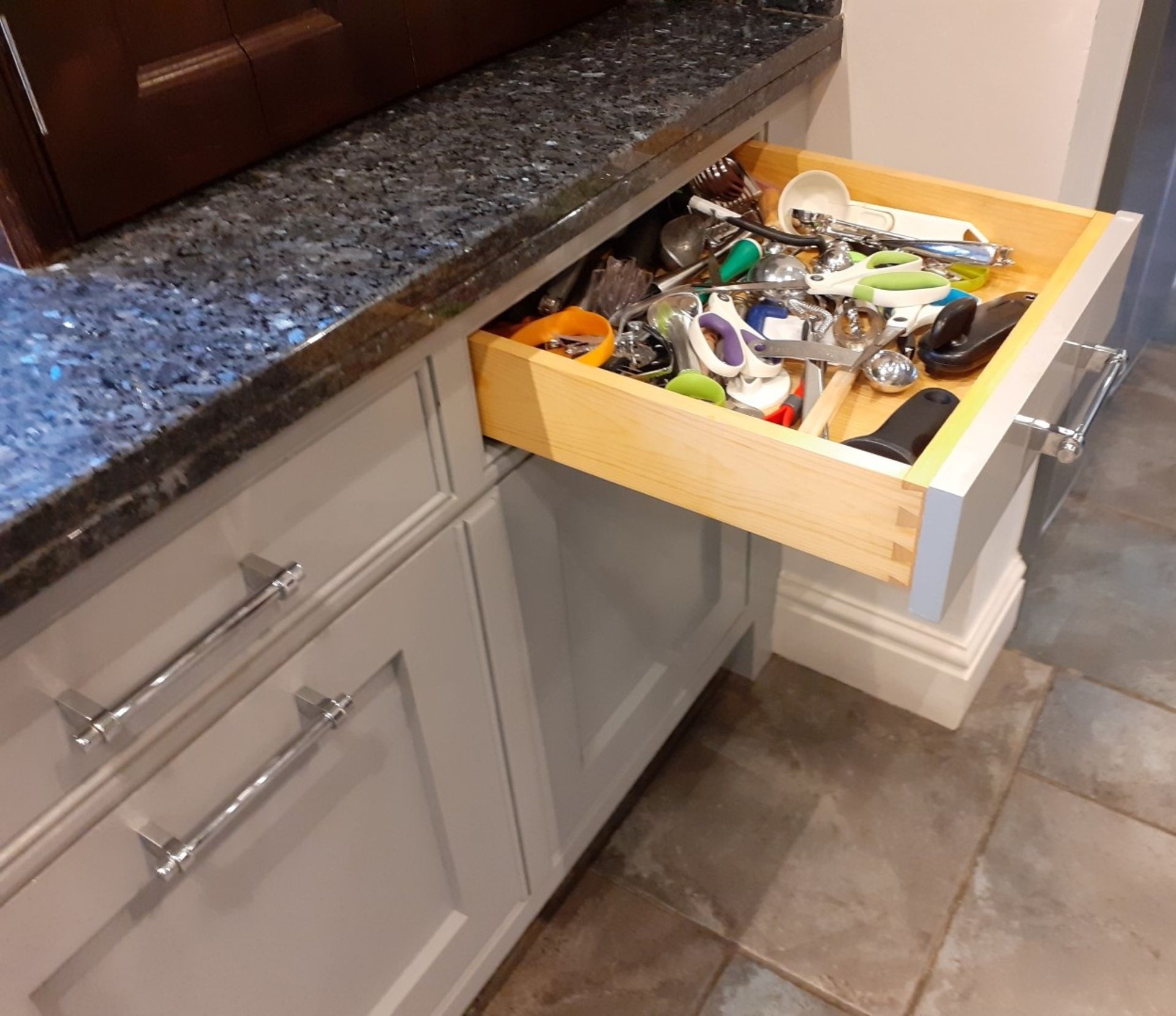 1 x Bespoke Solid Wood Painted Kitchen Beautifully Appointed With Granite Worktops, Central Island - Image 65 of 75