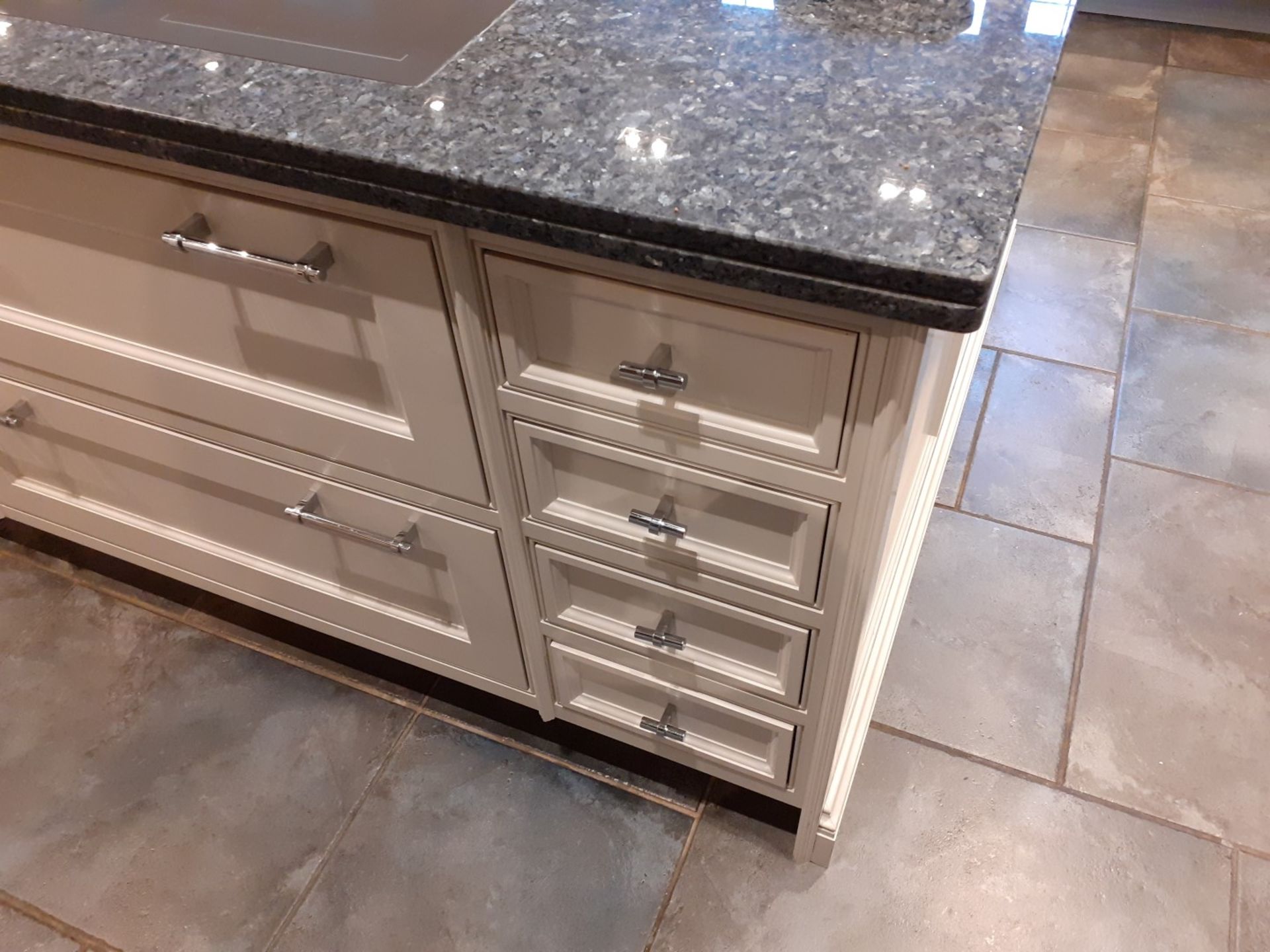 1 x Bespoke Solid Wood Painted Kitchen Beautifully Appointed With Granite Worktops, Central Island - Image 27 of 75