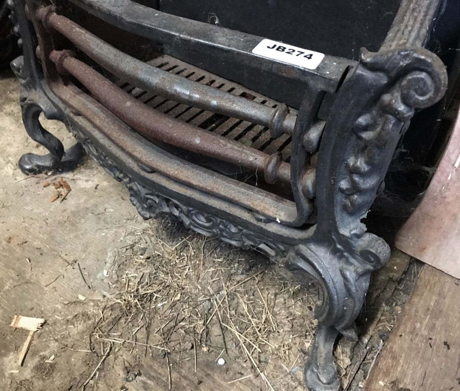 1 x Antique Fire Grate - Dimensions: 57 x 32 x Height 74cm - Ref: 274 (F) - Pre-Owned - NO VAT ON - Image 6 of 7
