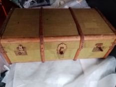 1 x Vintage Travel Chest In Good Aged Condition - NO VAT ON THE HAMMER - CL607 - Location: Leeds