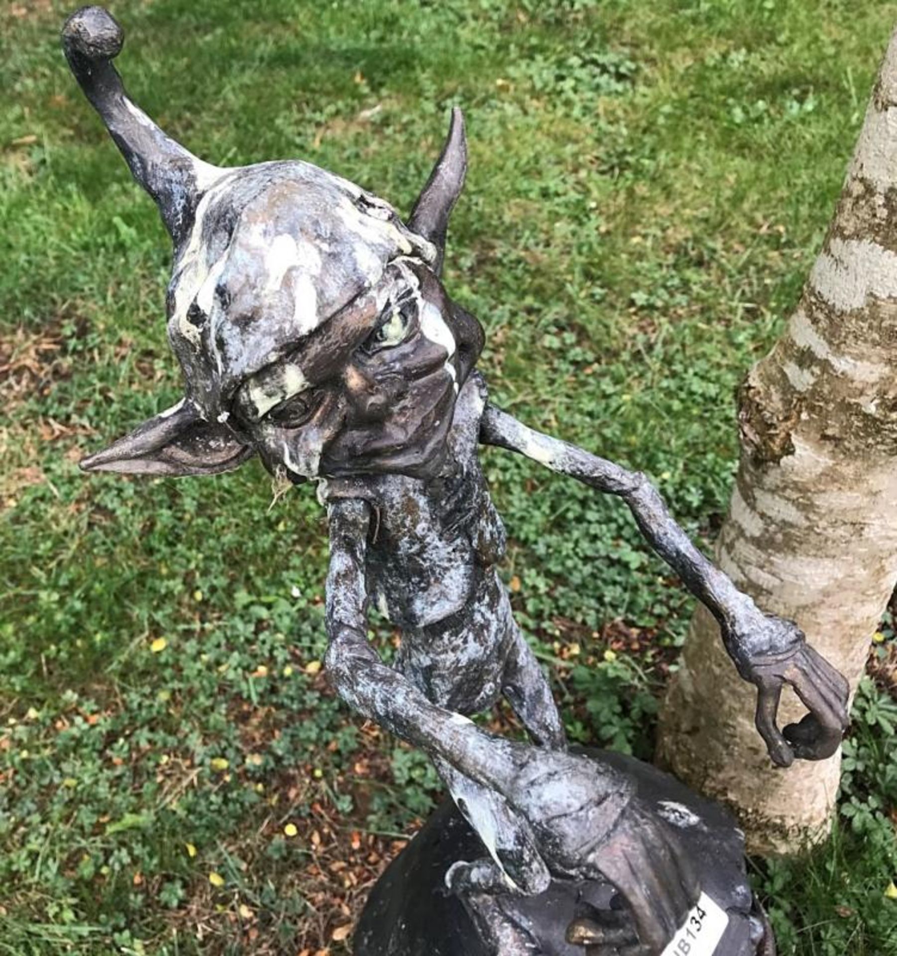 1 x Tall Bronze Garden Sculpture Of An Elf / Pixie / Goblin Stood On Top Of A Large Mushroom - - Image 3 of 6