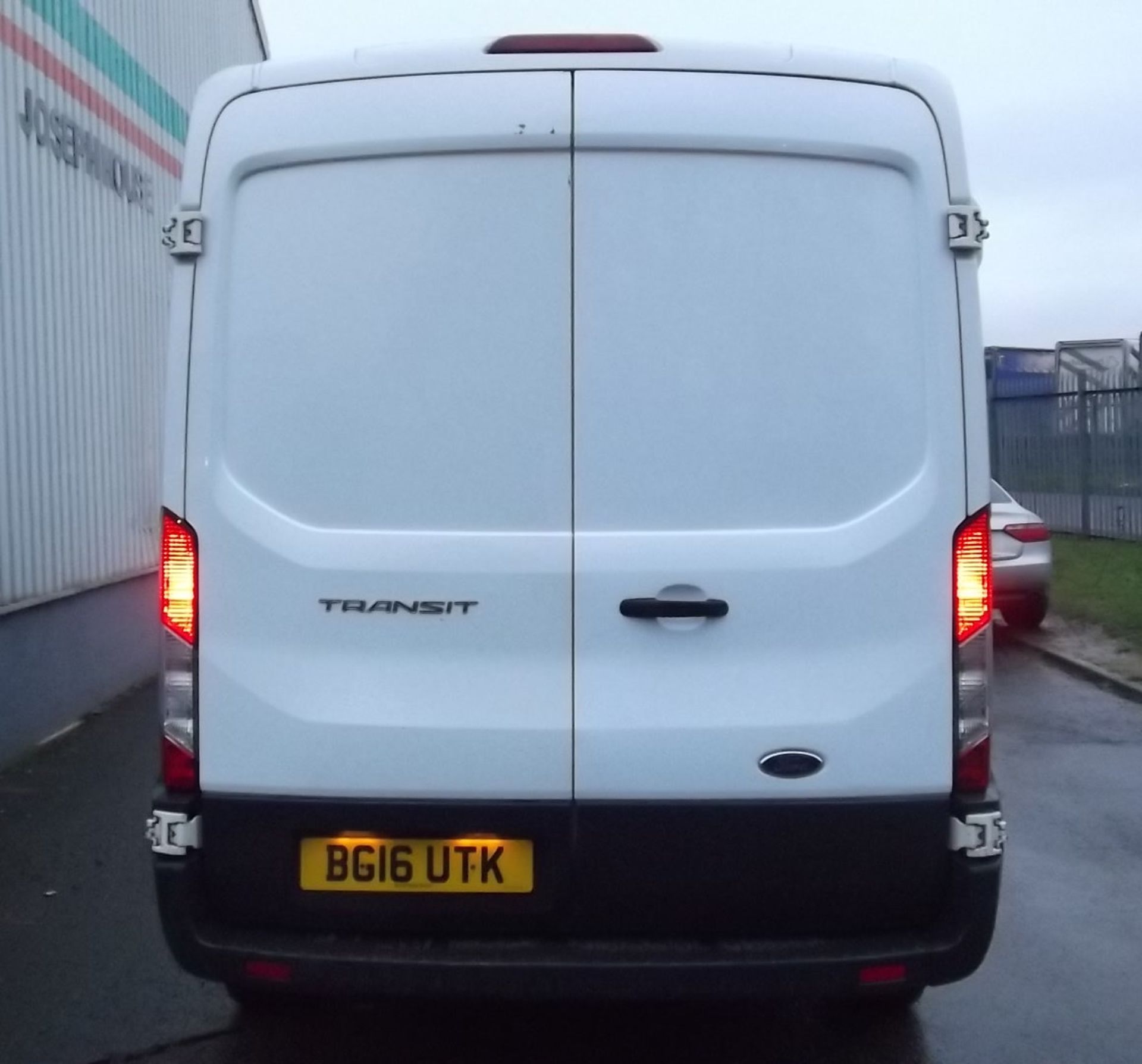 2016 Ford Transit 350 2.2 TDCi 125ps H2L3 Panel Van - CL505 - Location: Corby, Northamptonshire - Image 14 of 15