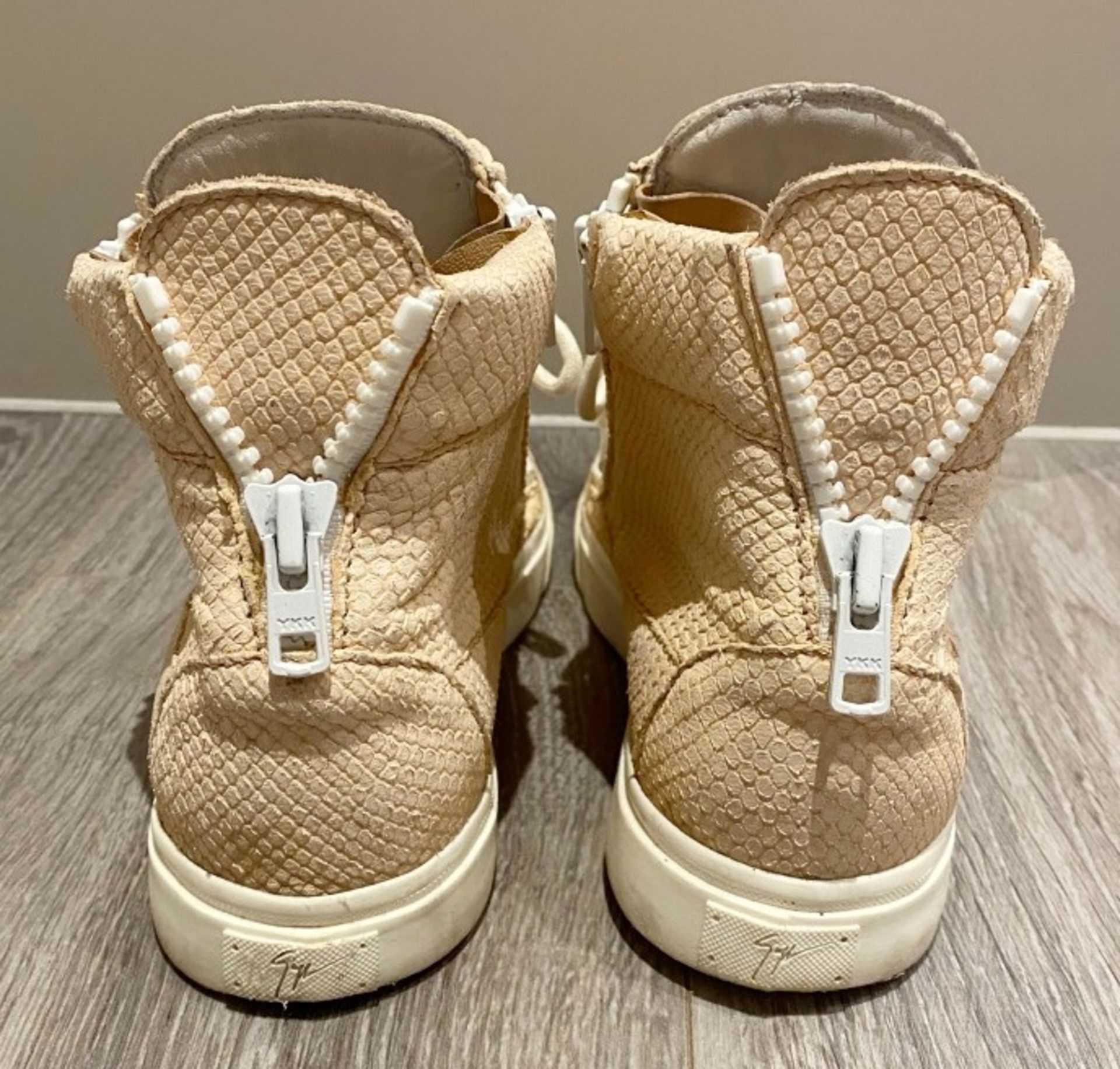 1 x Pair Of Genuine Guiseppe Zanotti Sneakers In Light Pink - Size: 36 - Preowned in Worn Condition - Image 6 of 6