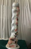 4 x 105cm Spiral Fibreglass Walkway Pillars With Flower Decoration - Dimensions: 105x35cm - Ref: Lot