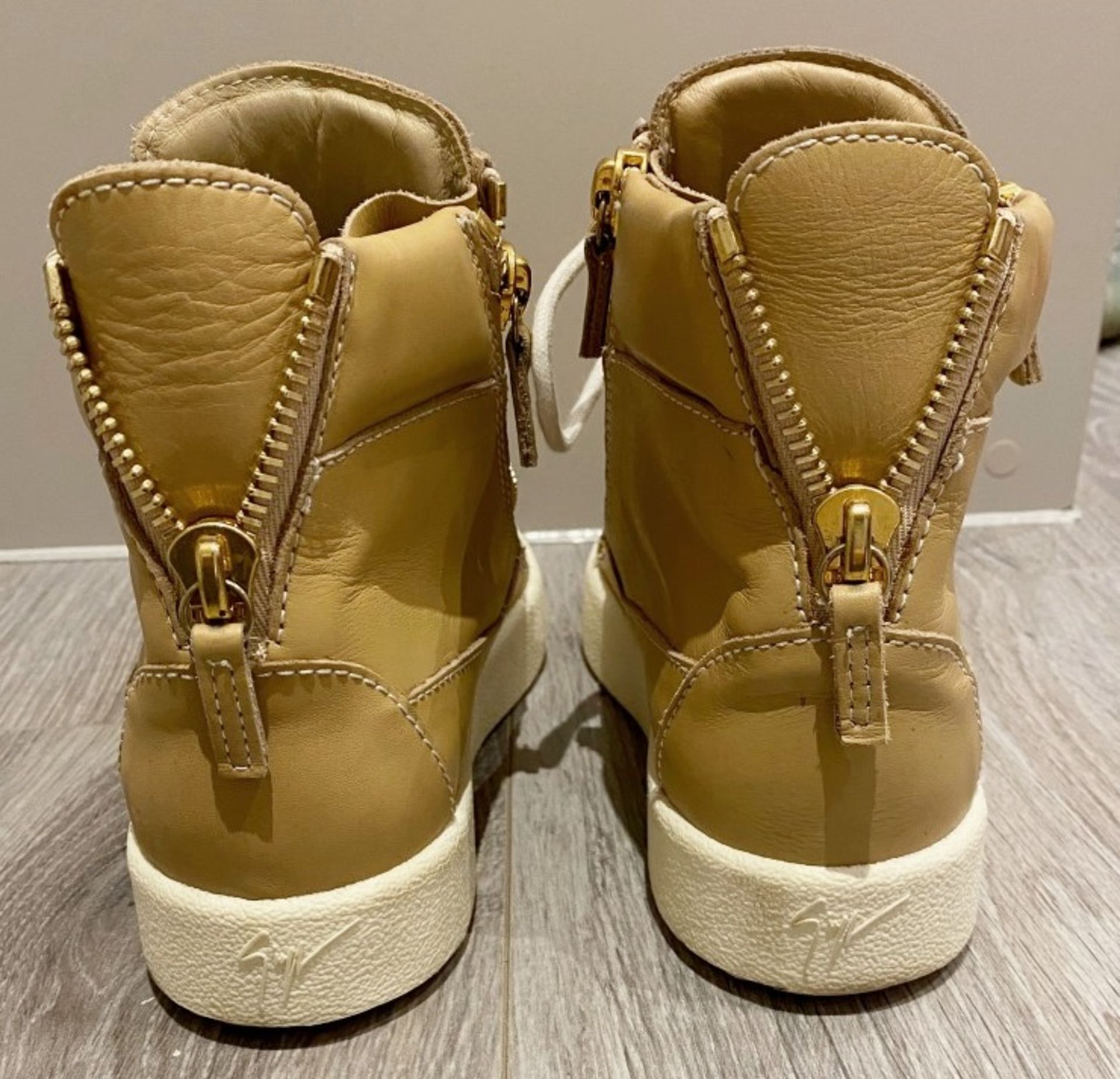 1 x Pair Of Genuine Guiseppe Zanotti Sneakers In Tan - Size: 36 - Preowned in Good Condition - Ref: - Image 4 of 5