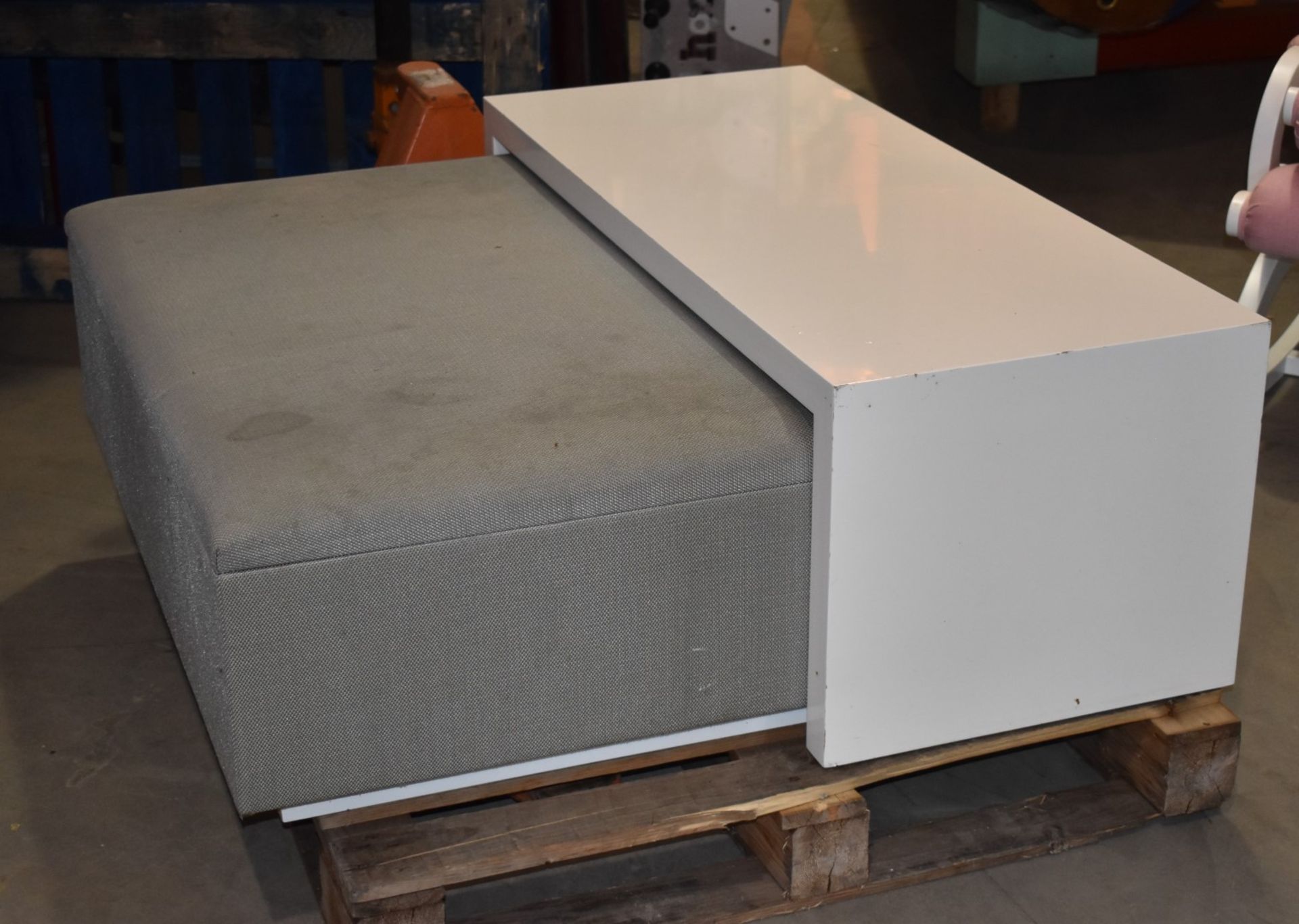 1 x Large Fabric Ottoman With White Gloss Overtable - Size H36 x W110 x D110 cms - CL572 - Ref - Image 2 of 8