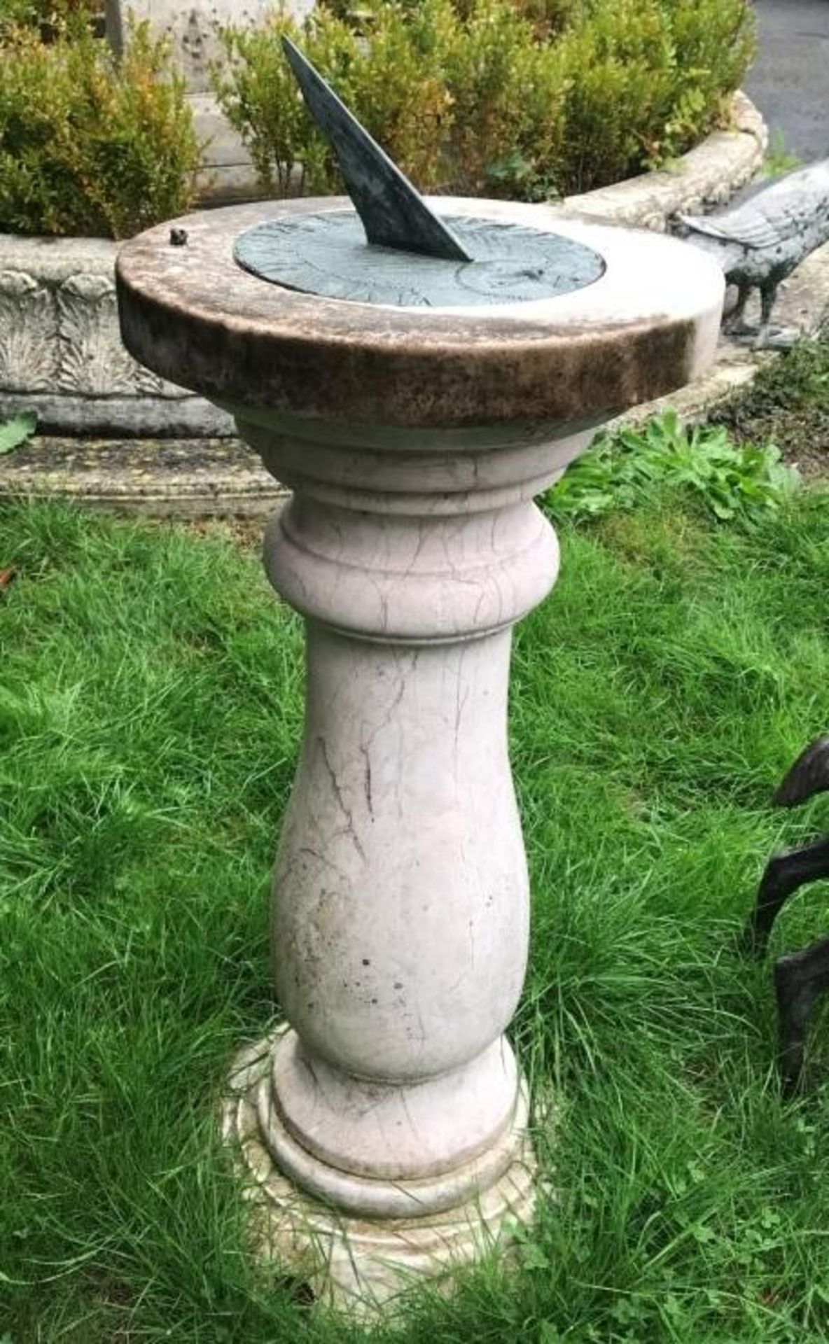 1 x Solstice Stone Sundial Shaped Pedestal With Dial Plate - Measurements Height 84cm x Diameter - Image 5 of 8