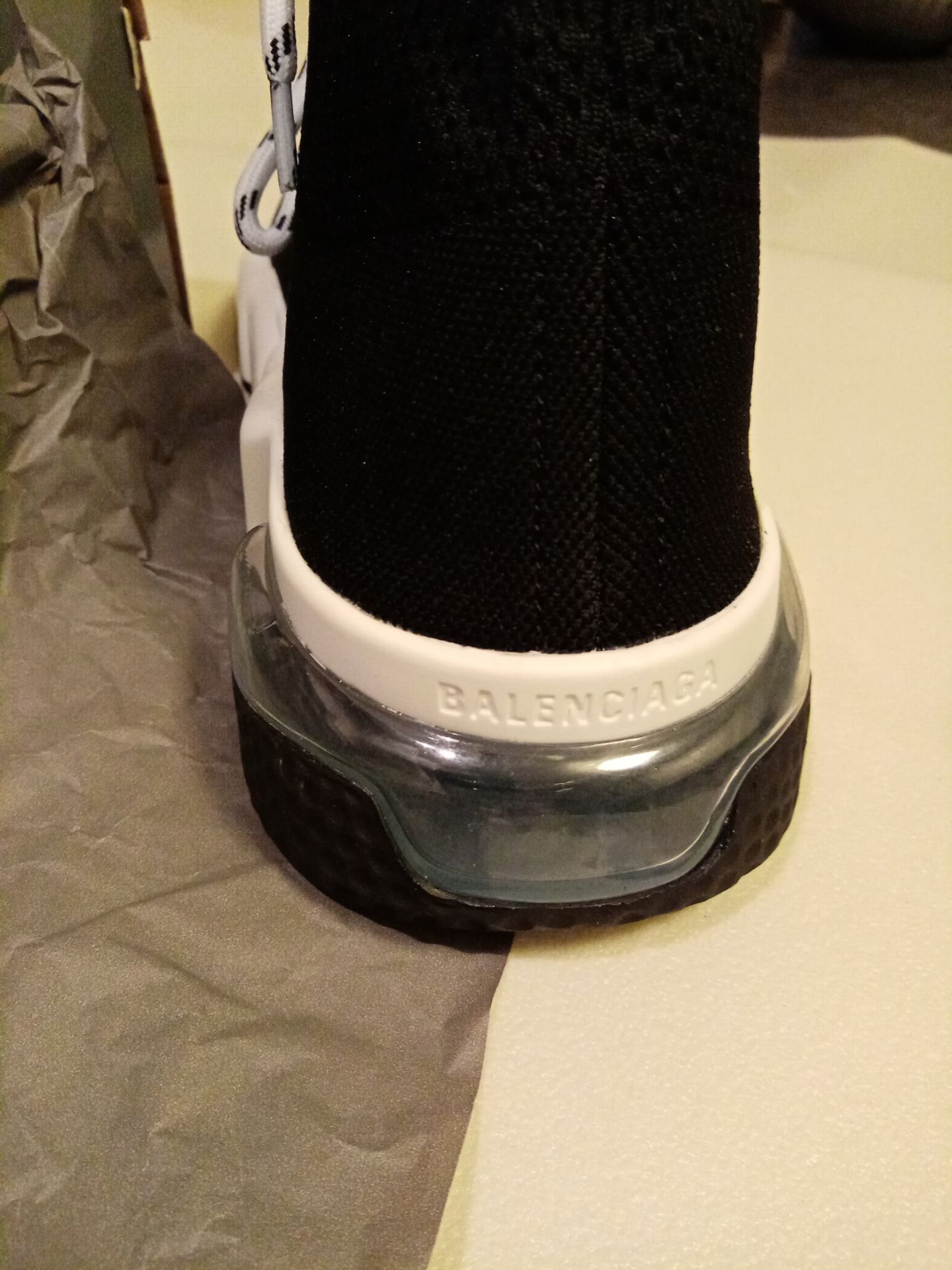 BALENCIAGA Speed Lace Trainers - Size 9-9.5 - BRAND NEW - NO VAT ON THE HAMMER - CL607 - Location: - Image 3 of 4