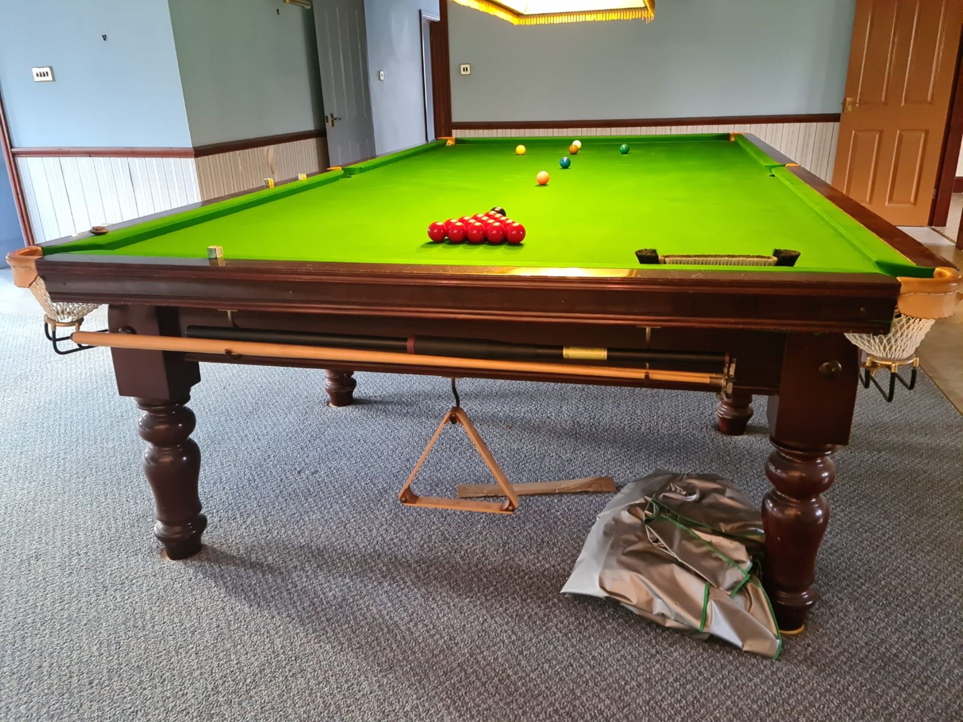 1 x Full-sized 12 x 6, 5-Slate Snooker Table With Ceiling Light And Accessories *NO VAT ON HAMMER* - Image 4 of 10