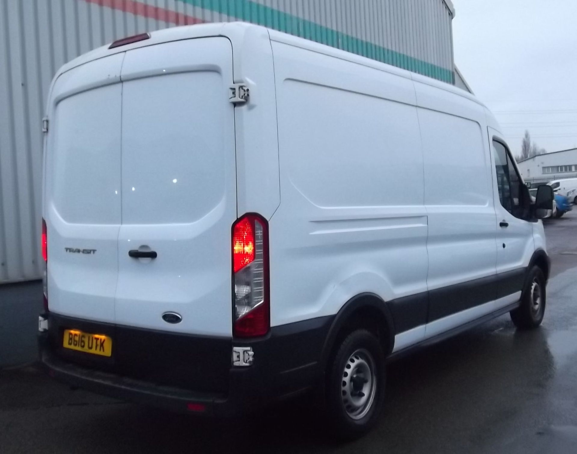 2016 Ford Transit 350 2.2 TDCi 125ps H2L3 Panel Van - CL505 - Location: Corby, Northamptonshire - Image 9 of 15