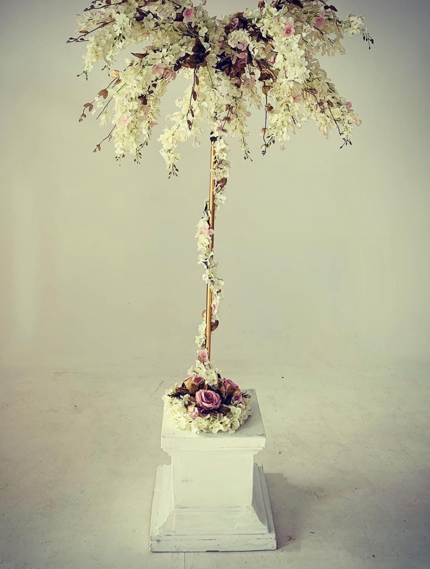 1 x Ivory Floral Tree - One-off Bespoke Example - Dimensions: Approx. 4ft - Ref: Lot 1 - CL548 -