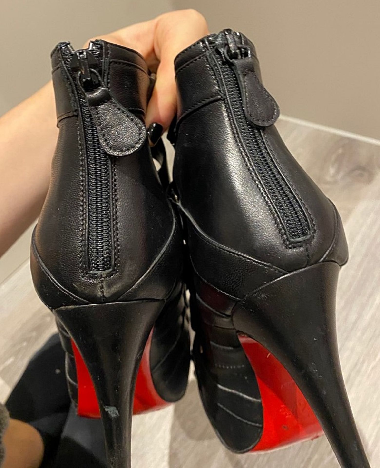 1 x Pair Of Genuine Christain Louboutin High Heel Shoes In Black Leather - Size: 36 - Preowned in Go - Image 3 of 4