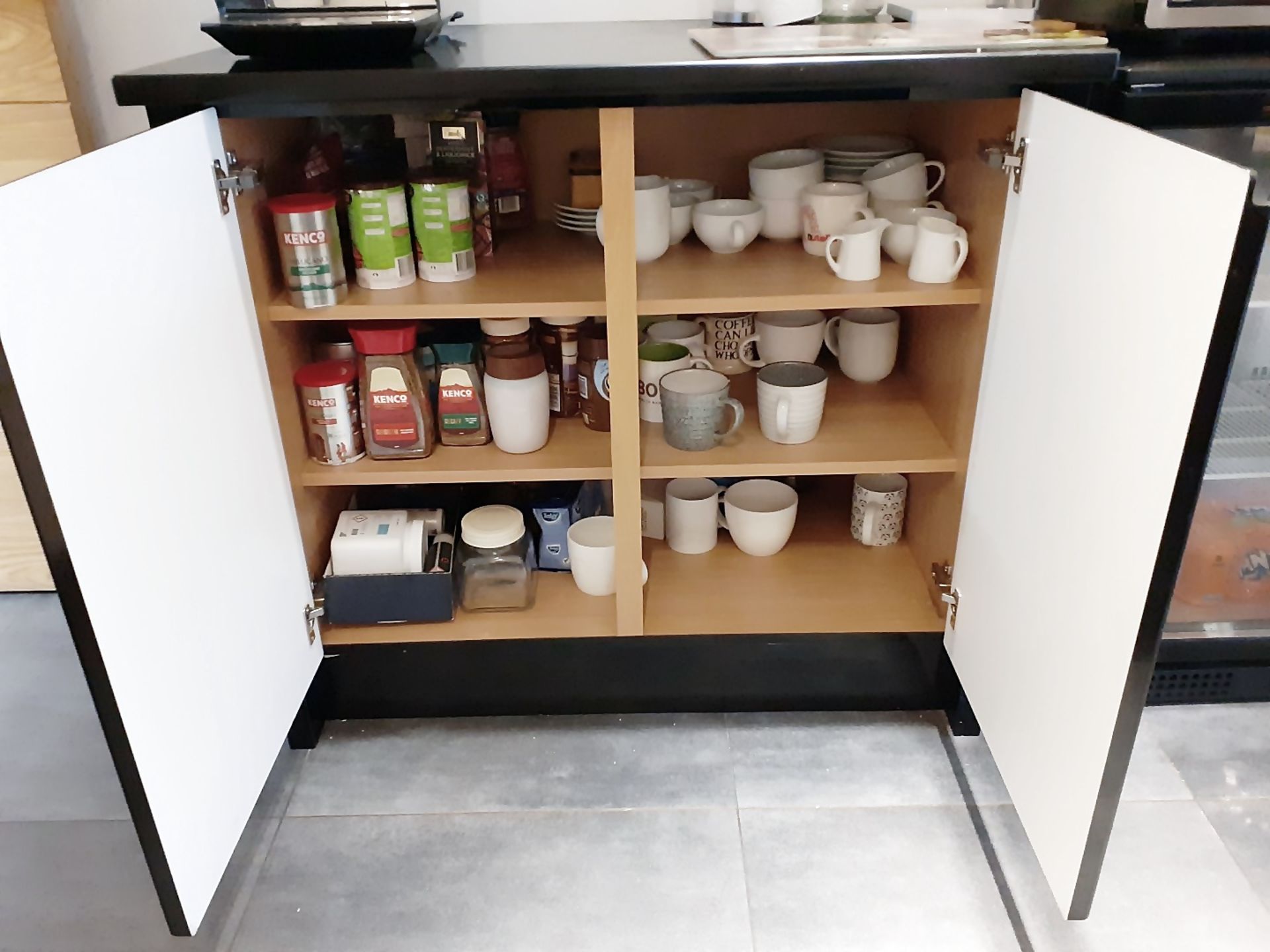 1 x Bespoke Gloss White Fitted Kitchen With NEFF Appliances & Granite Topped Breakfast Area - NO VAT - Image 28 of 87