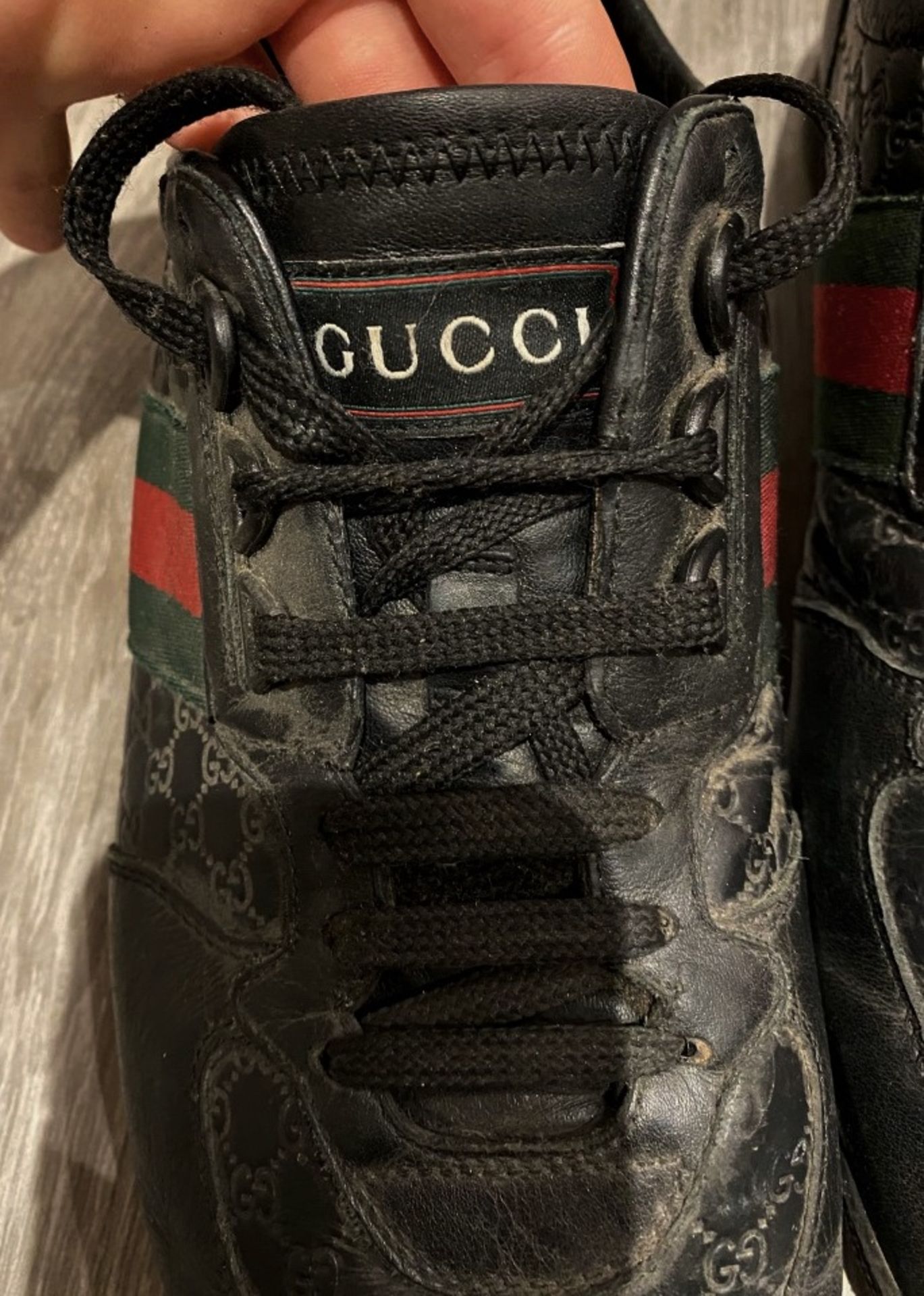 1 x Pair Of Genuine Gucci Mens Trainers In Black - Size: UK 8.5 - Preowned in Worn Condition - Ref - Image 4 of 4