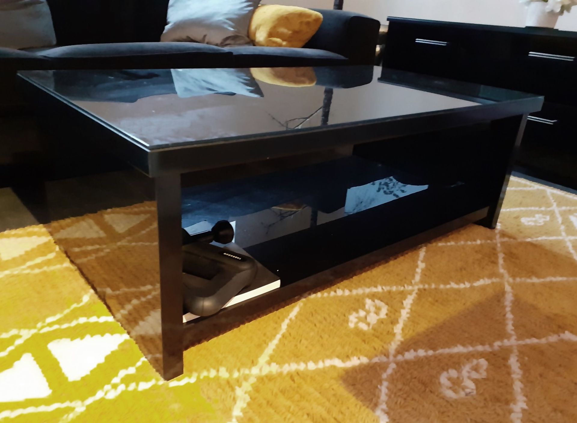 1 x Glass Topped Coffee Table With A Black Gloss Finish - Dimensions: 120 x 65 x H42cm - NO VAT - Image 2 of 5