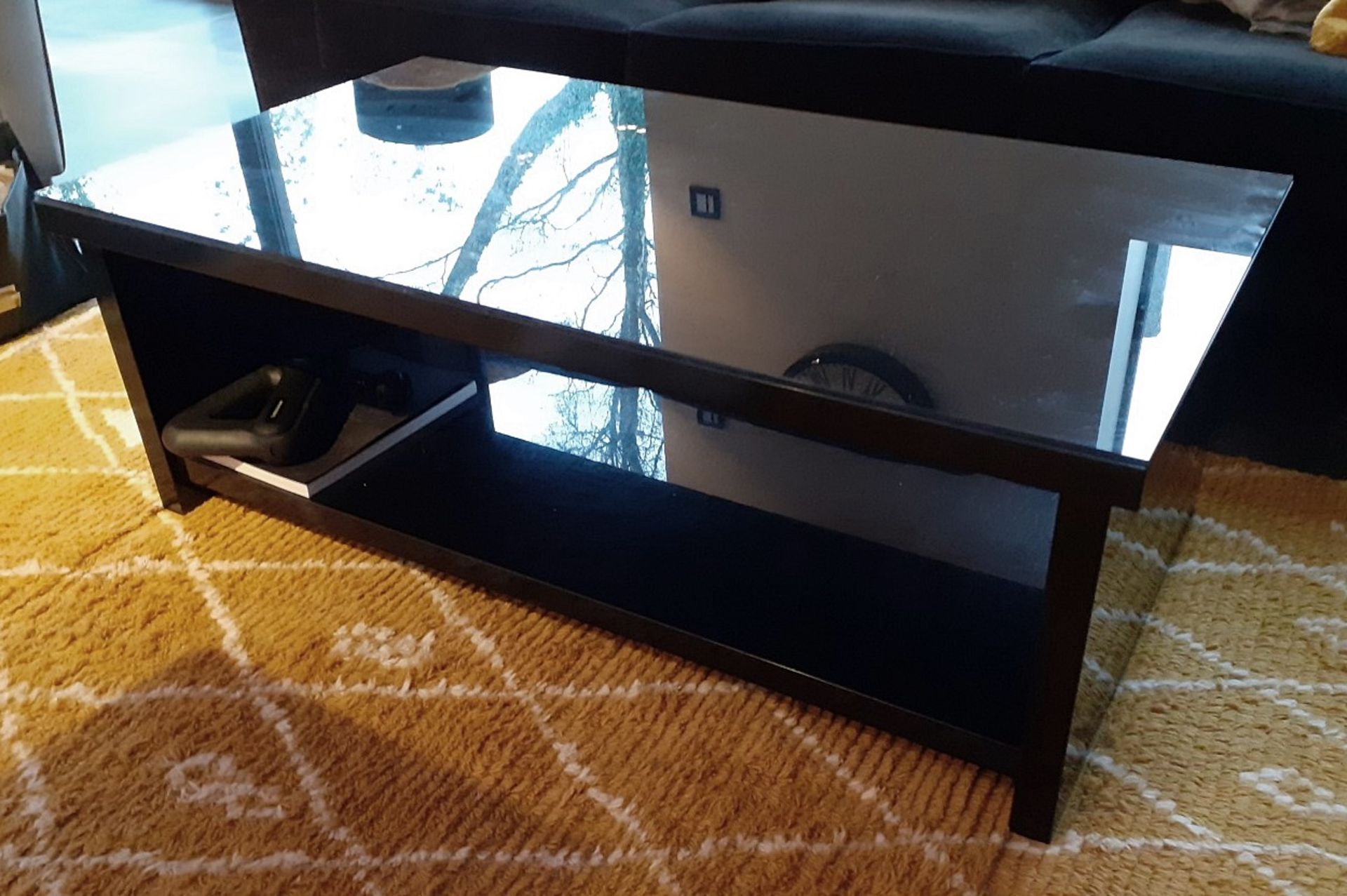 1 x Glass Topped Coffee Table With A Black Gloss Finish - Dimensions: 120 x 65 x H42cm - NO VAT