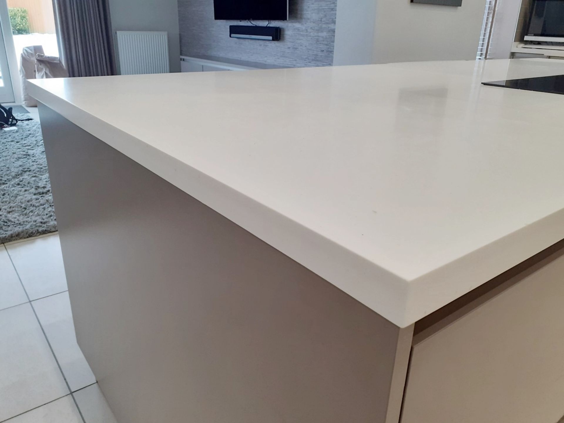 1 x SieMatic Handleless Fitted Kitchen With Intergrated NEFF Appliances, Corian Worktops And Island - Image 9 of 92