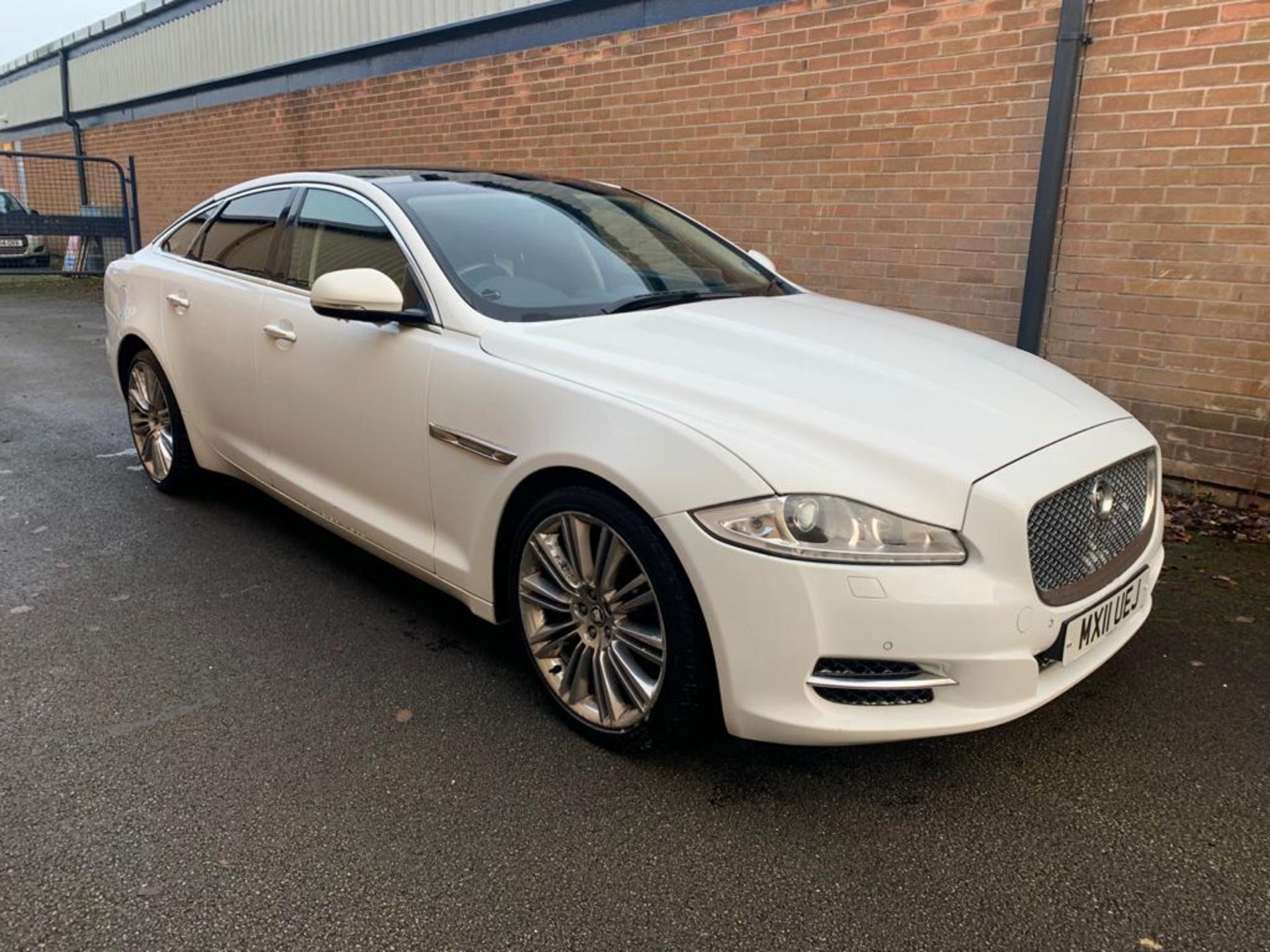 1 x 2011 Jaguar XJ 3.0 TD Premium Luxury - CL022 - NO VAT ON THE HAMMER - Location: Wilmslow, Cheshi