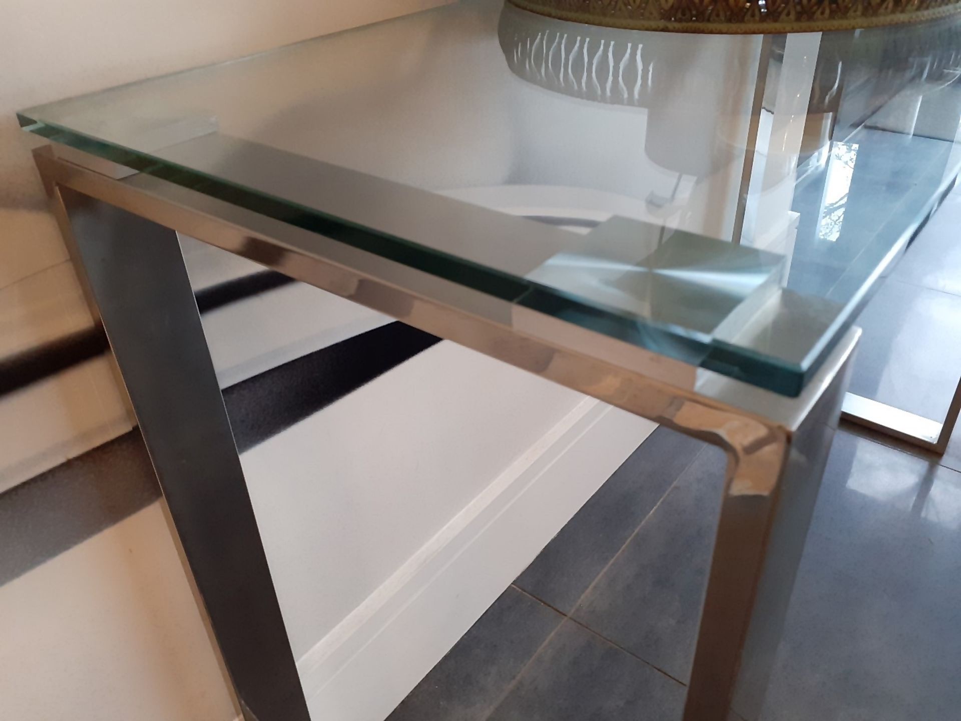1 x Glass Topped Console Table With A Sturdy Metal Frame - Dimensions: 110 x 40 x H74cm - Image 3 of 3
