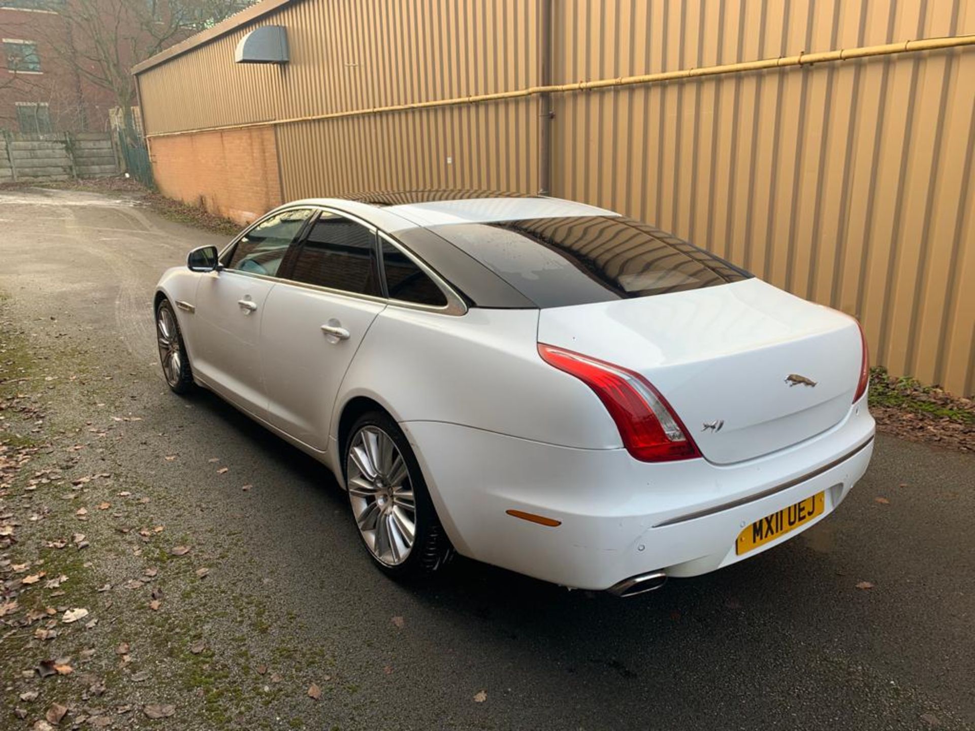 1 x 2011 Jaguar XJ 3.0 TD Premium Luxury - CL022 - NO VAT ON THE HAMMER - Location: Wilmslow, Cheshi - Image 5 of 16