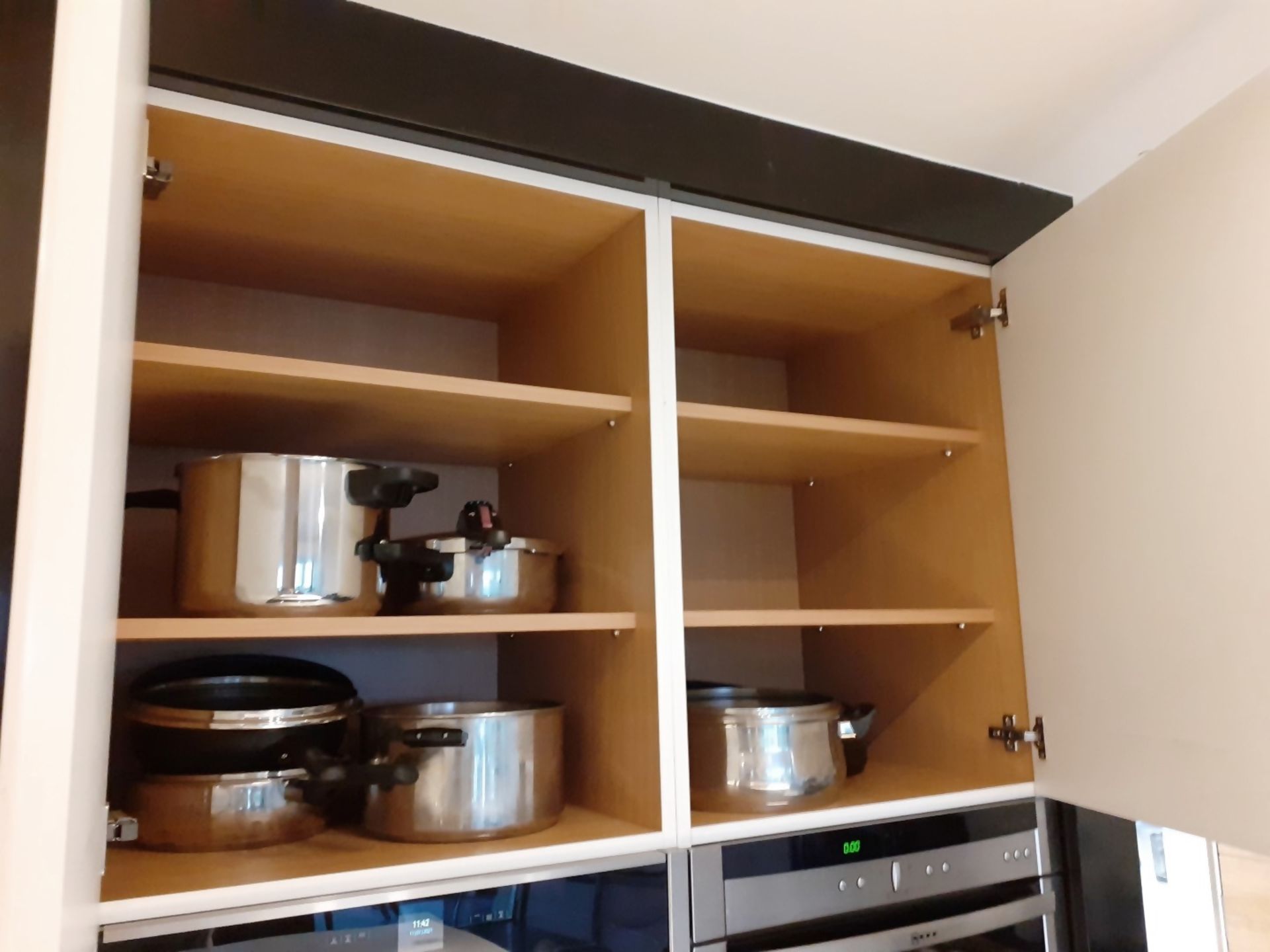 1 x Bespoke Gloss White Fitted Kitchen With NEFF Appliances & Granite Topped Breakfast Area - NO VAT - Image 58 of 87