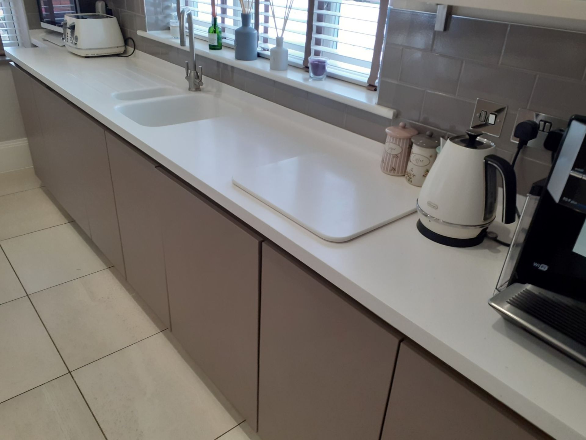 1 x SieMatic Handleless Fitted Kitchen With Intergrated NEFF Appliances, Corian Worktops And Island - Image 20 of 92