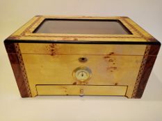 1 x Veneered Cigar Storage Box - NO VAT ON THE HAMMER - CL607 - Location: Leeds1 gold handle missing