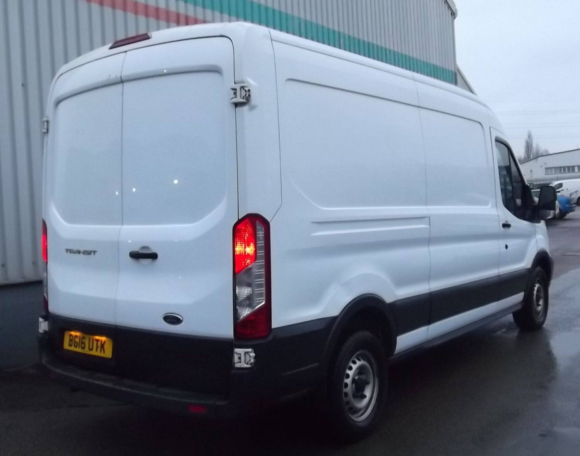 2016 Ford Transit 350 2.2 TDCi 125ps H2L3 Panel Van - CL505 - Location: Corby, Northamptonshire - Image 8 of 15