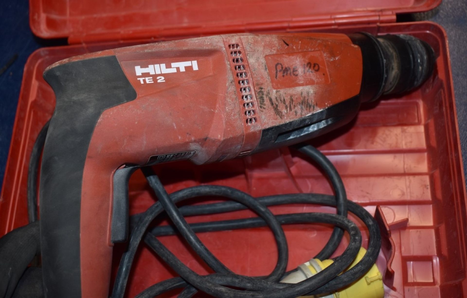 1 x Hilti TE 2 110v Rotary Hammer Drill With Carry Case PME161 - Image 4 of 5