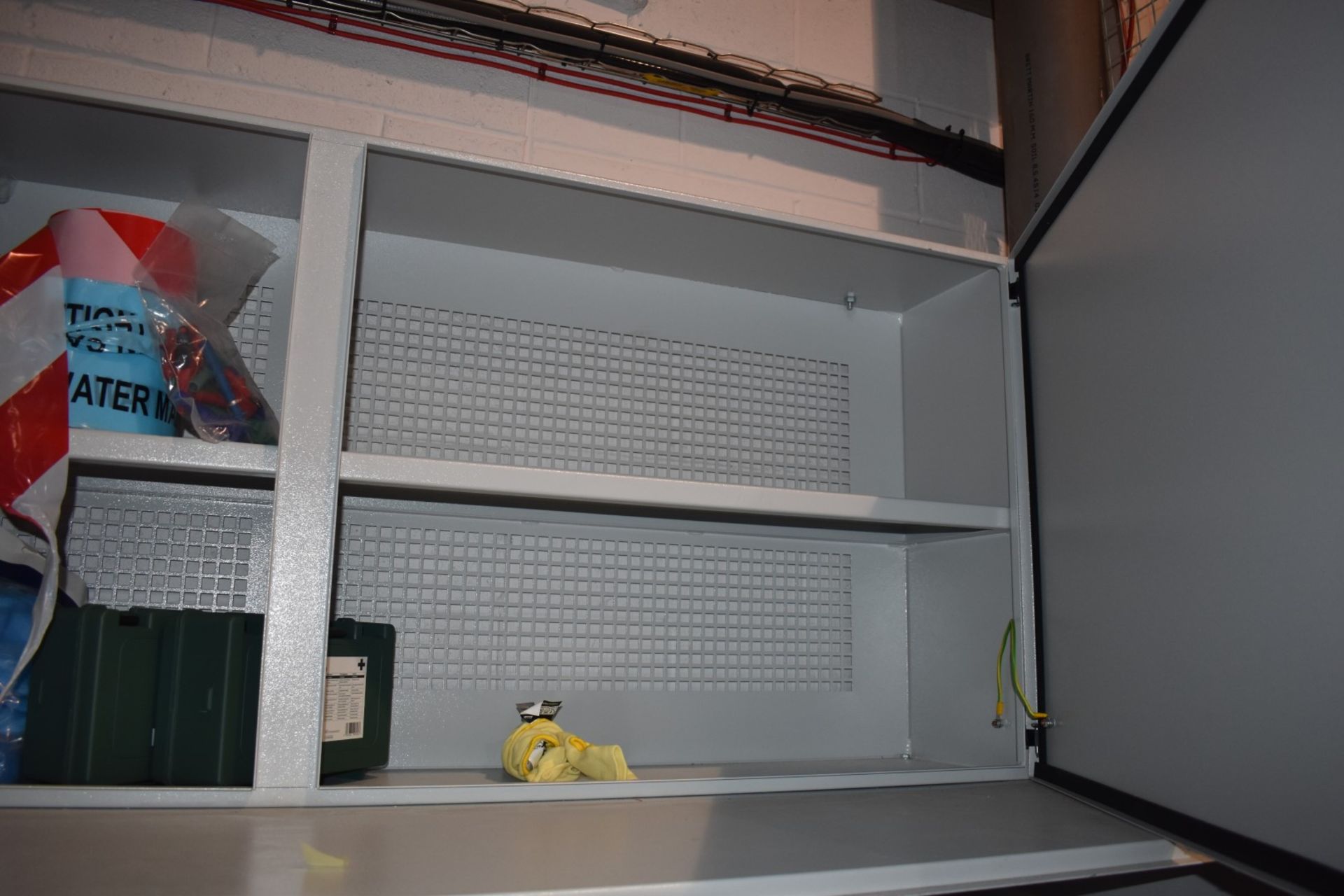 1 x Large Workshop Storage Cabinet Grey Coated Metal Cabinet With Locks and Internal Shelves - Image 2 of 6