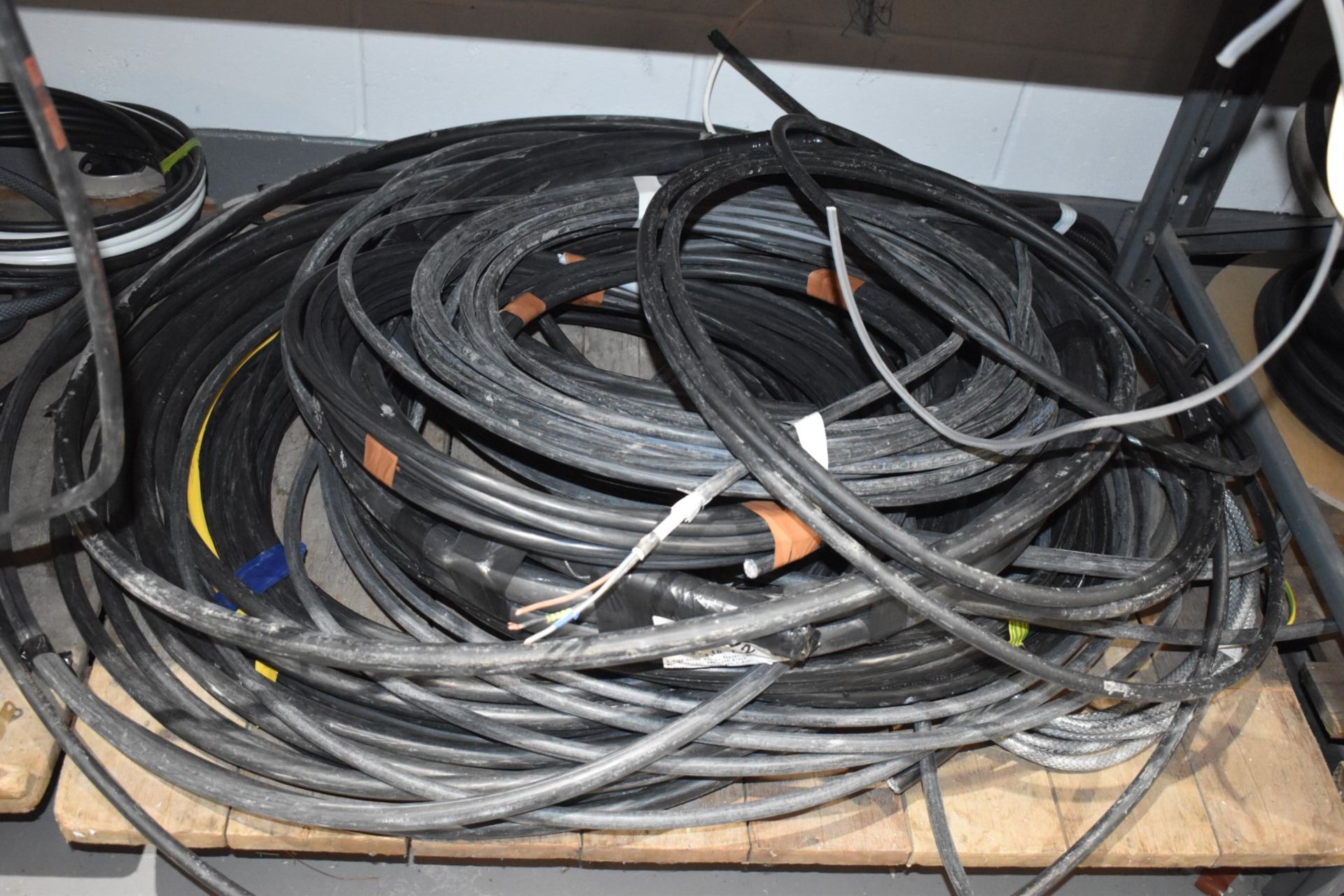 1 x Large Collection of Electrical Wire PME255 - Image 6 of 17