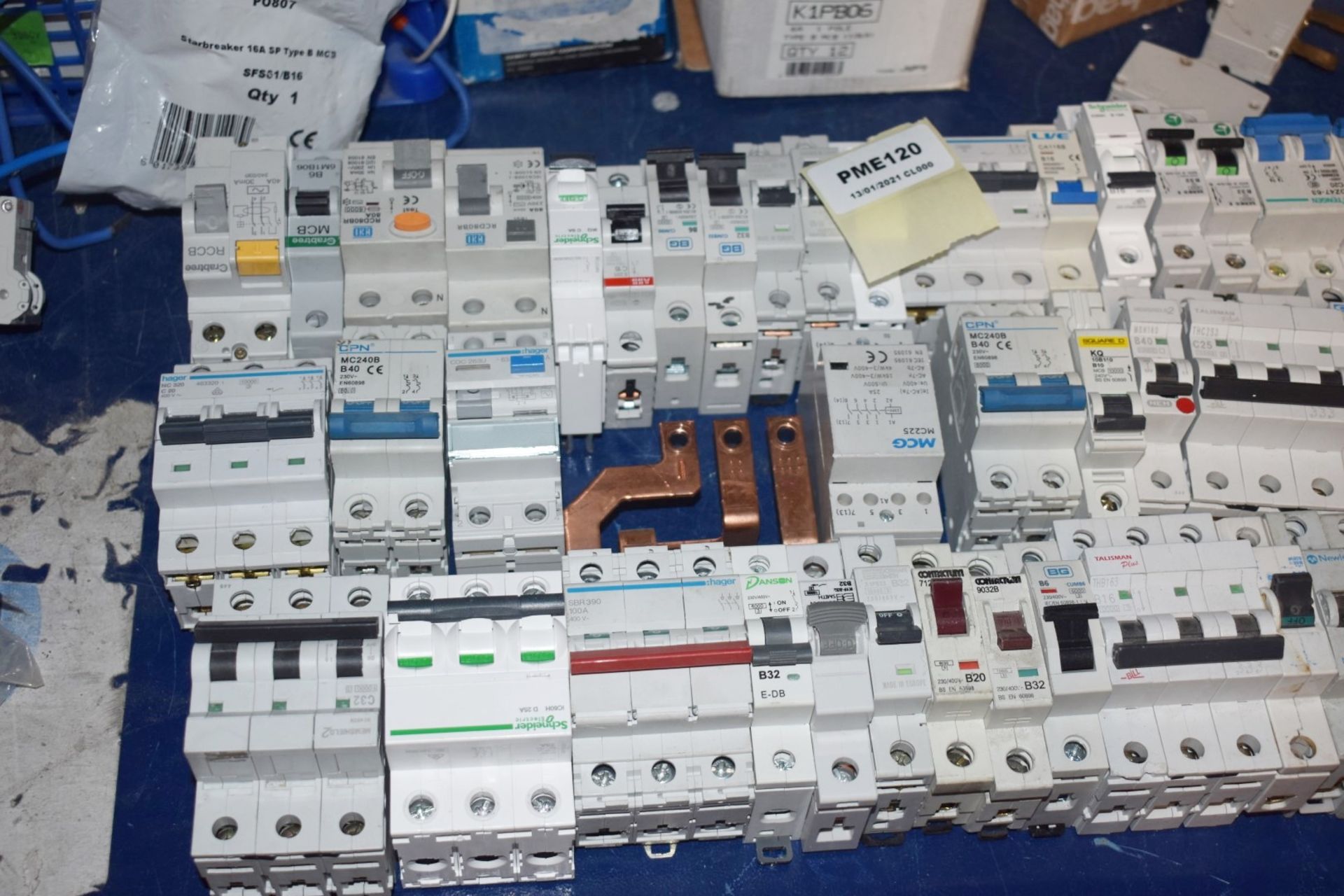 1 x Large Collection of Various Circuit Breakers - Image 12 of 21